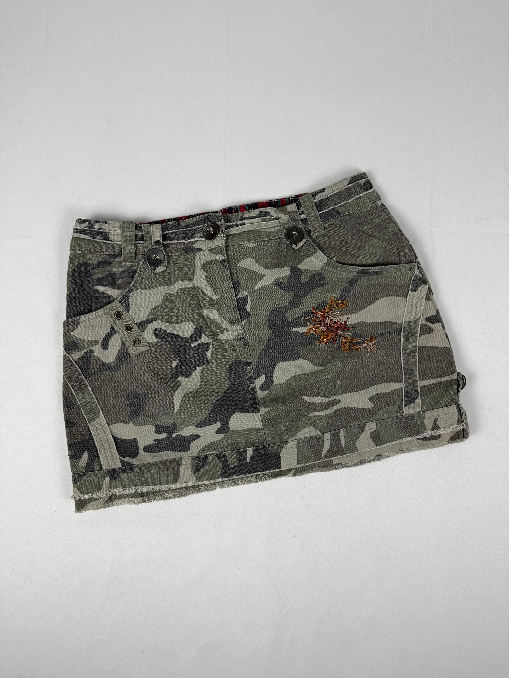 Khaki camo print low rise denim mini skirt (S)
