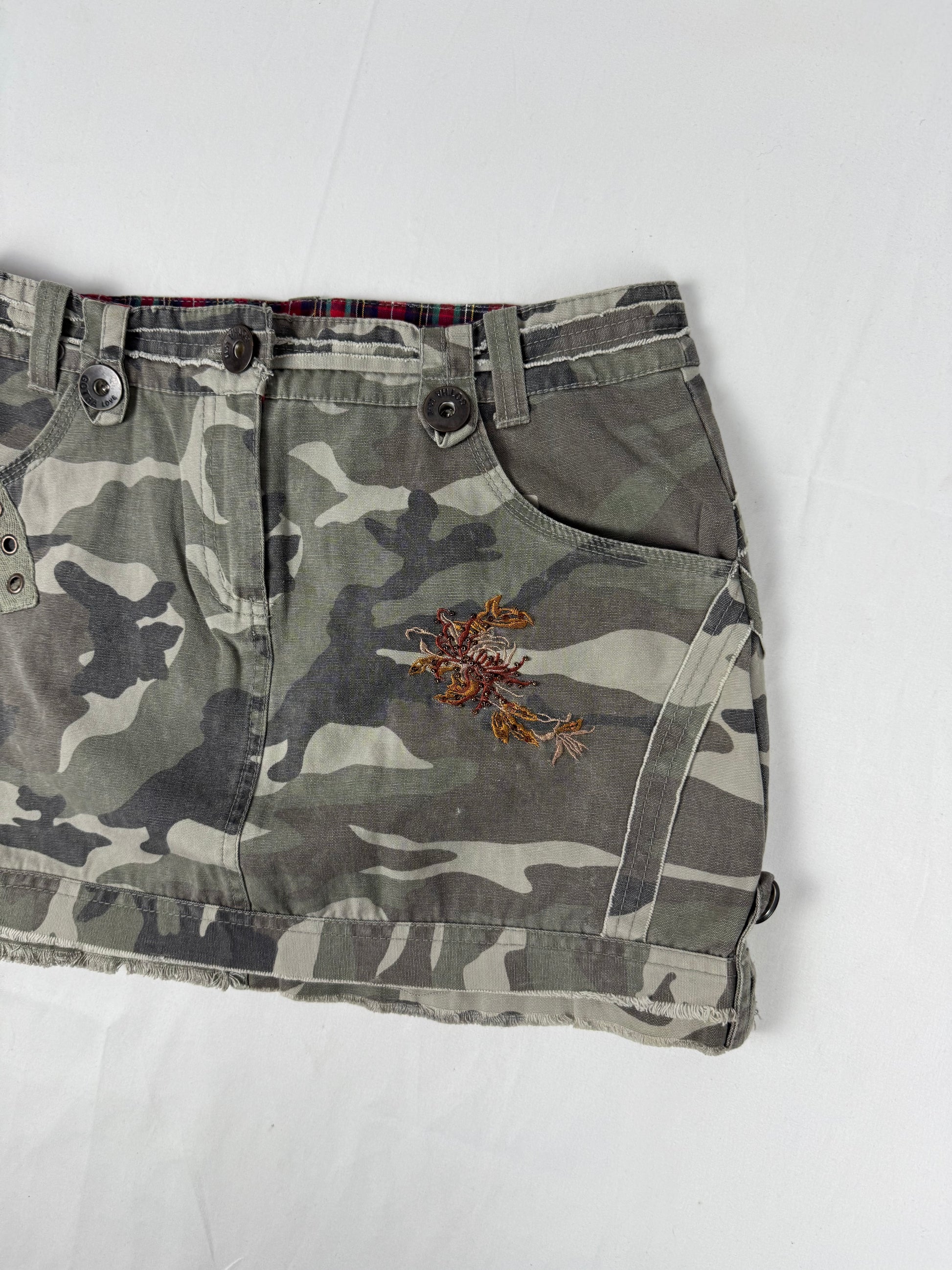 Khaki camo print low rise denim mini skirt (S)