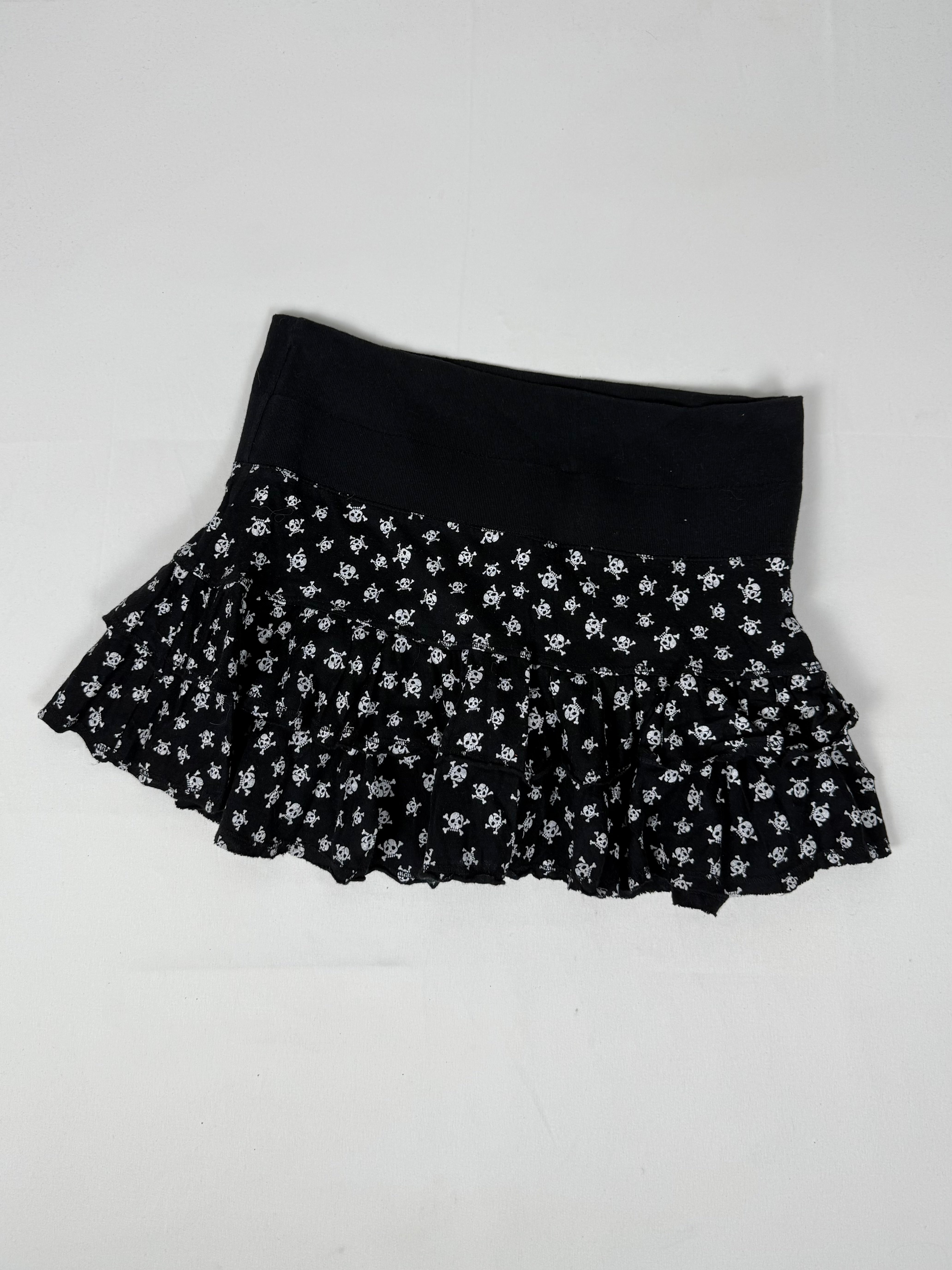 Black low rise pleated mini skirt (S)
