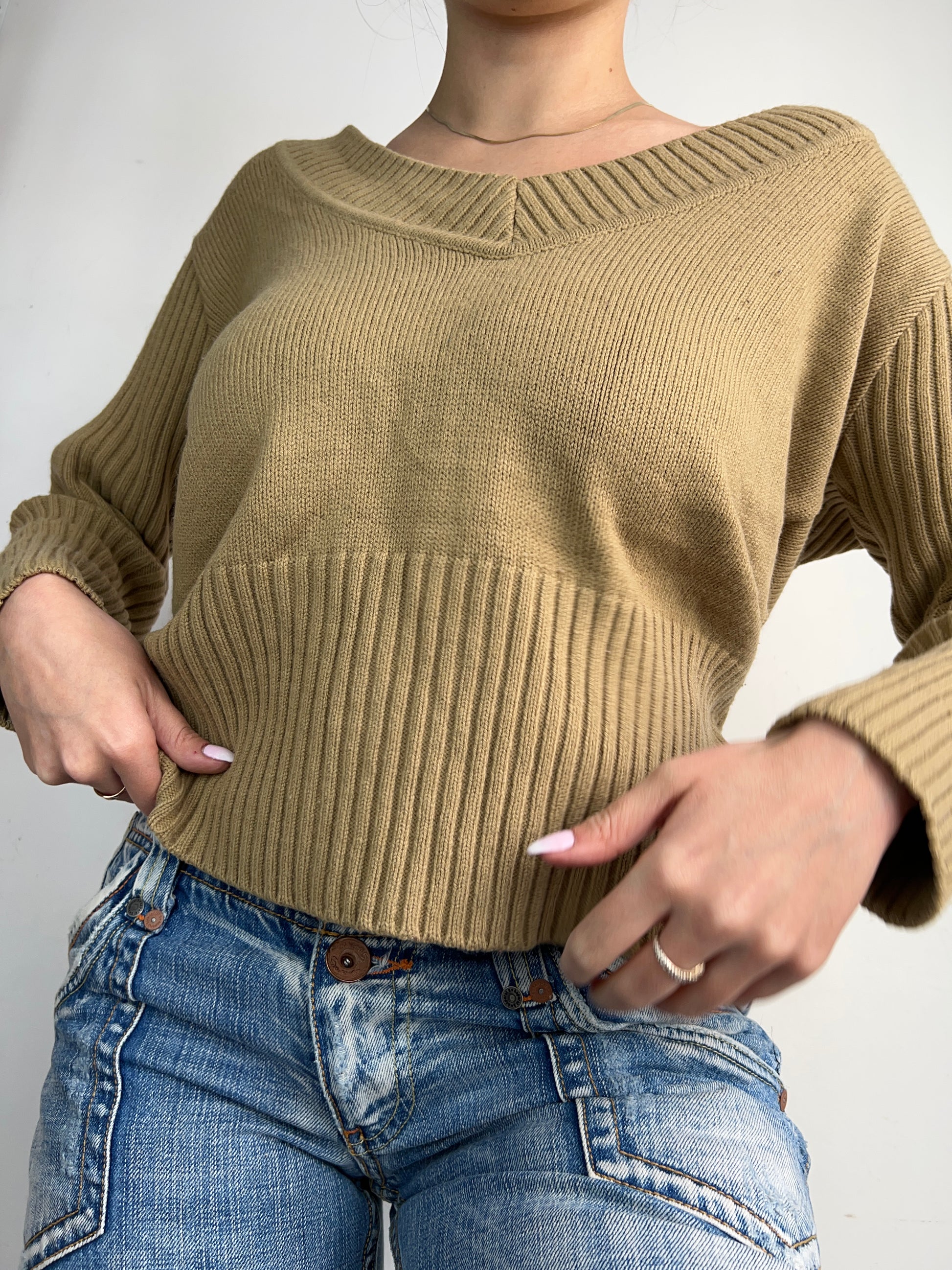 Beige V neck jumper (M/L)