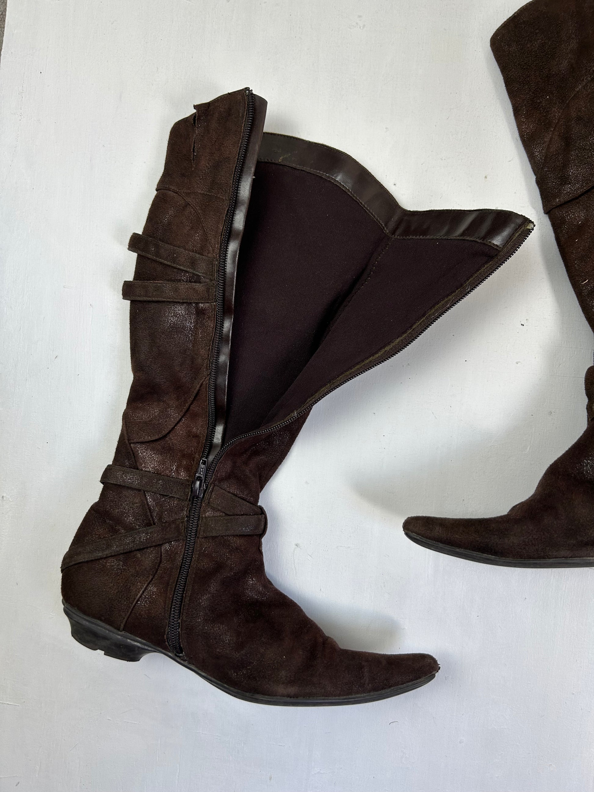 Brown  knee high suede leather buckles pointed toes boots (37)