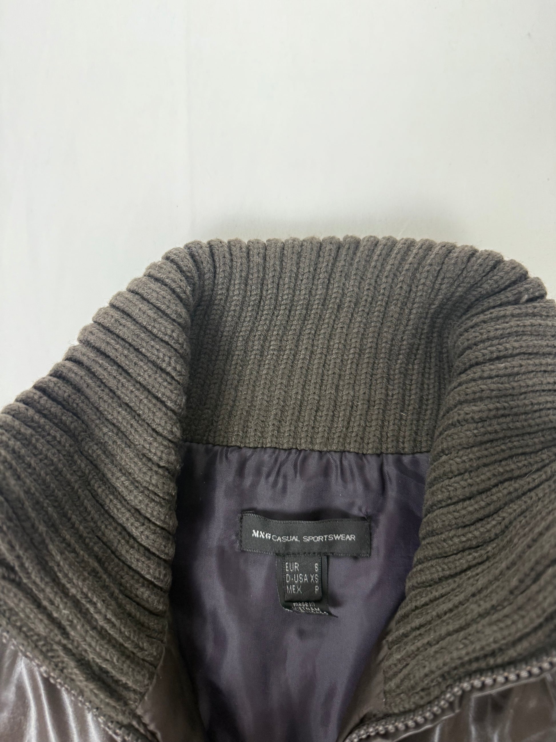 Brown tight fit puffer jacket (S)