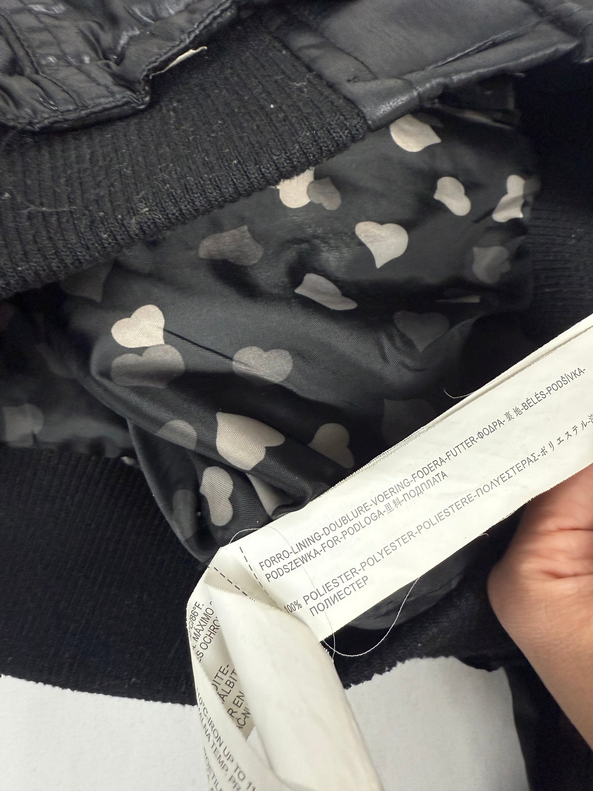 Black tight fit puffer jacket (L)