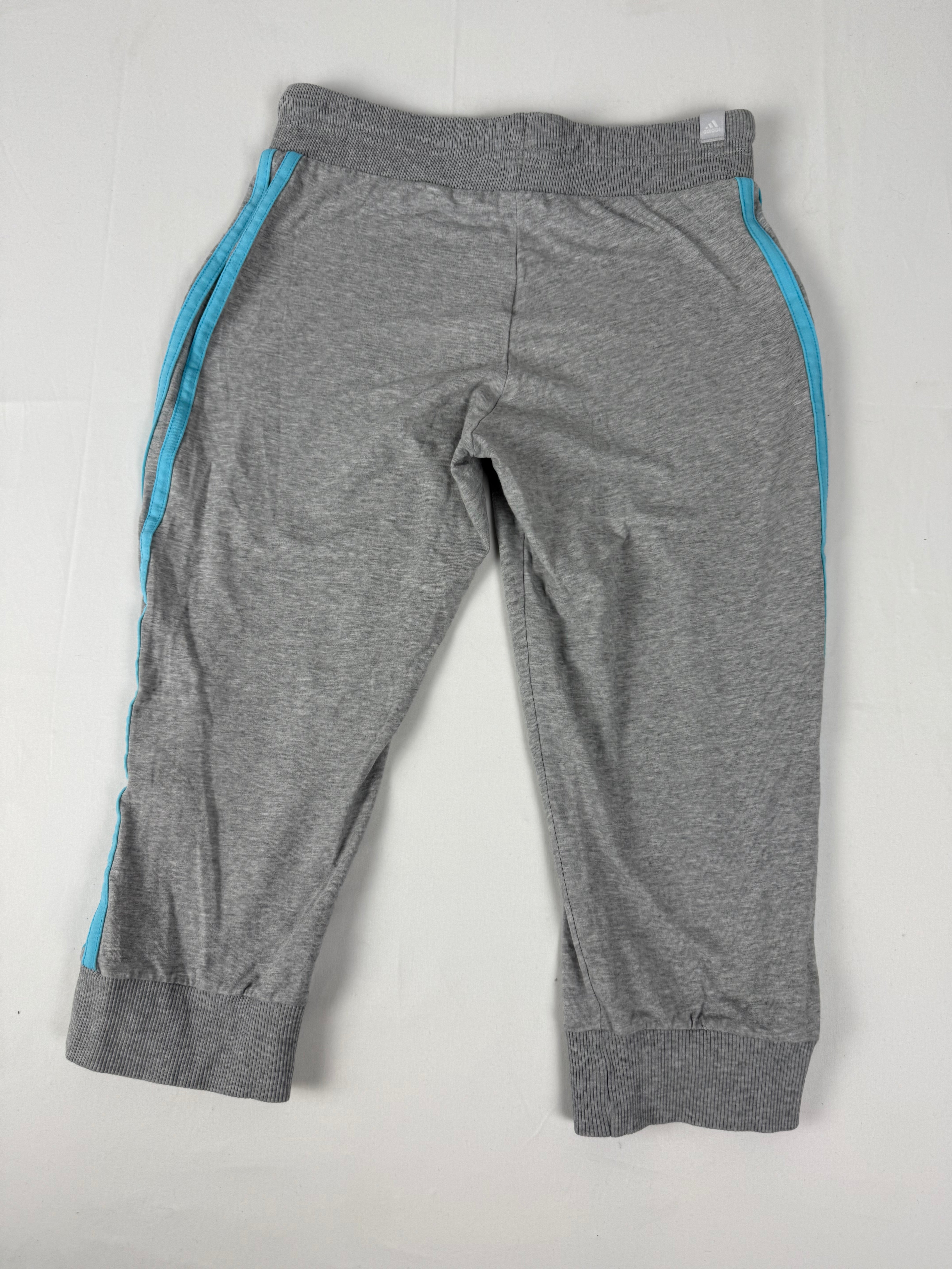 Grey activewear low rise capri pants (S)