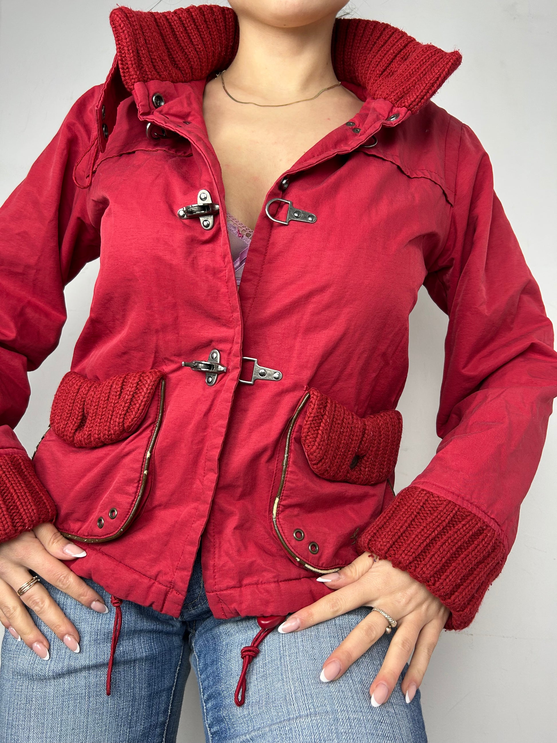 Red  winter puffer jacket (M)