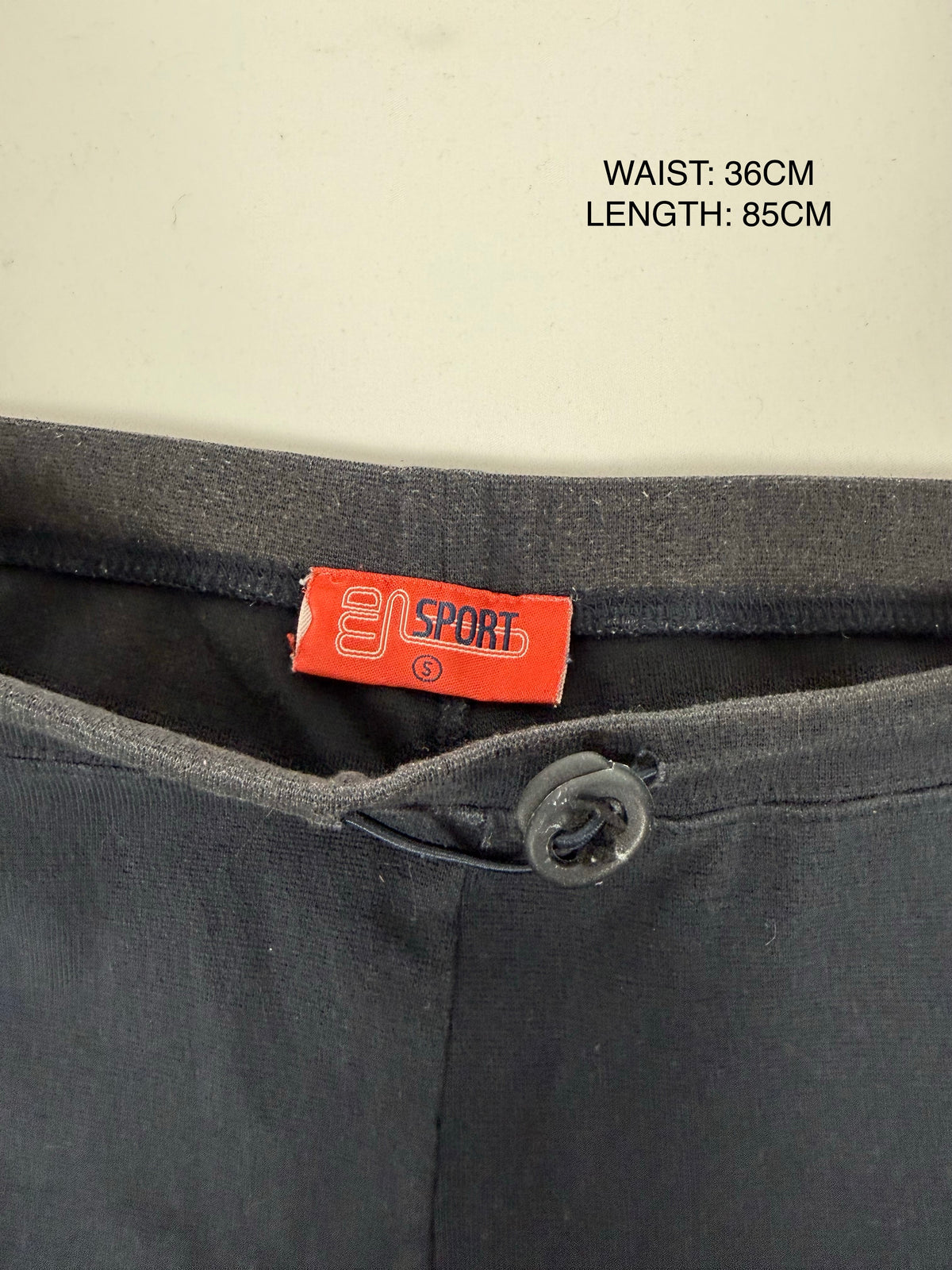 Navy activewear capri pants (S)