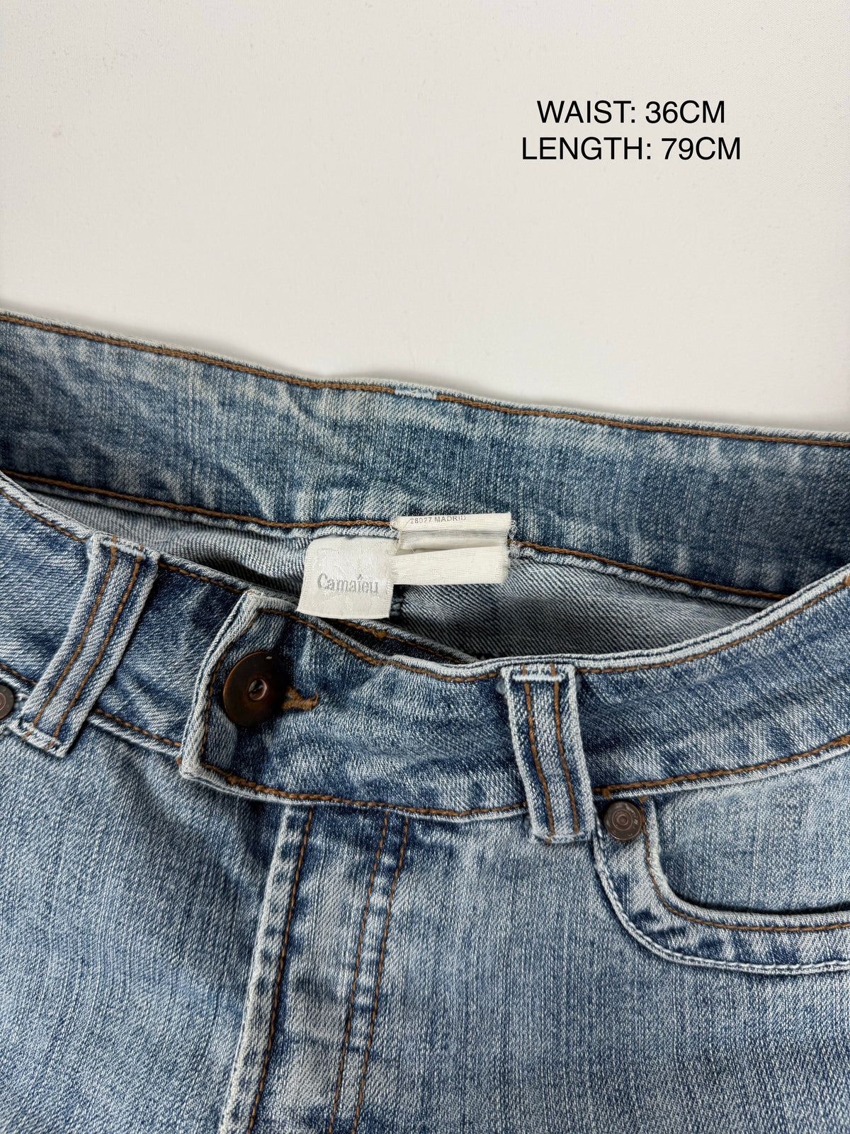 Blue denim low rise capri pants (XS)