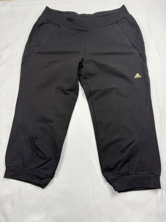 Black low waist capri joggers (S/M)