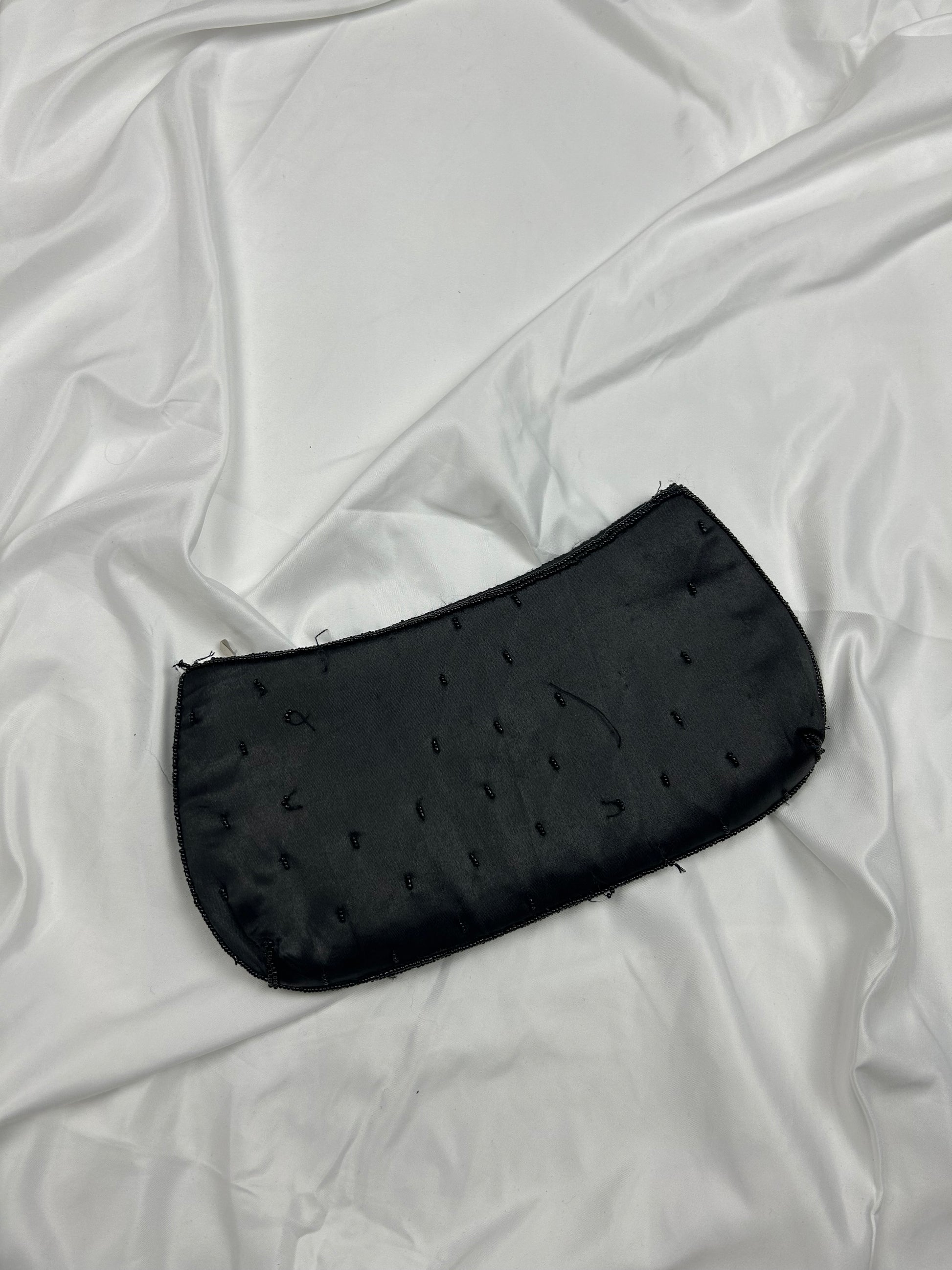 Black pearls & satin effect zip up makeup pochette