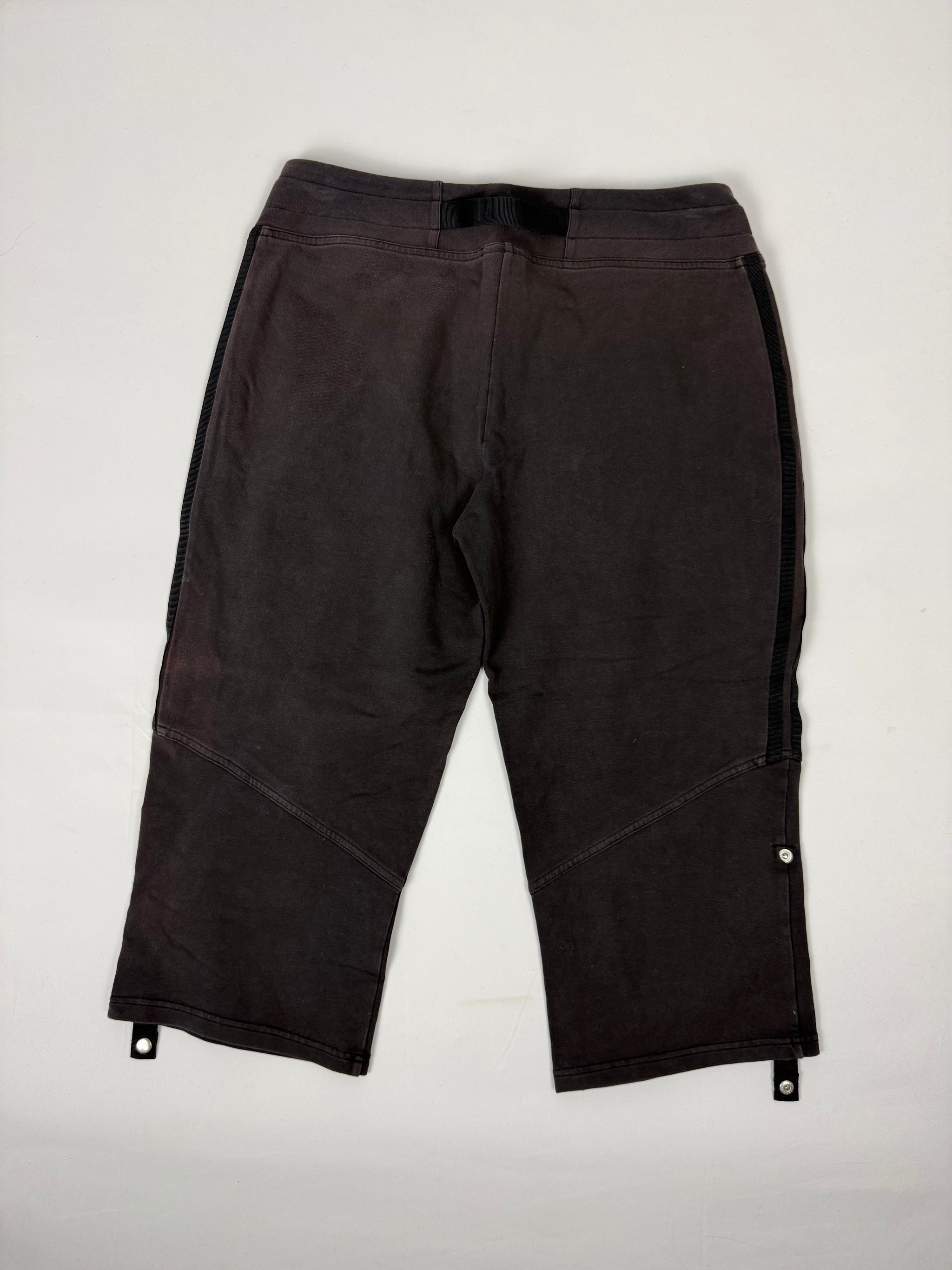 Black activewear capri pants (L)