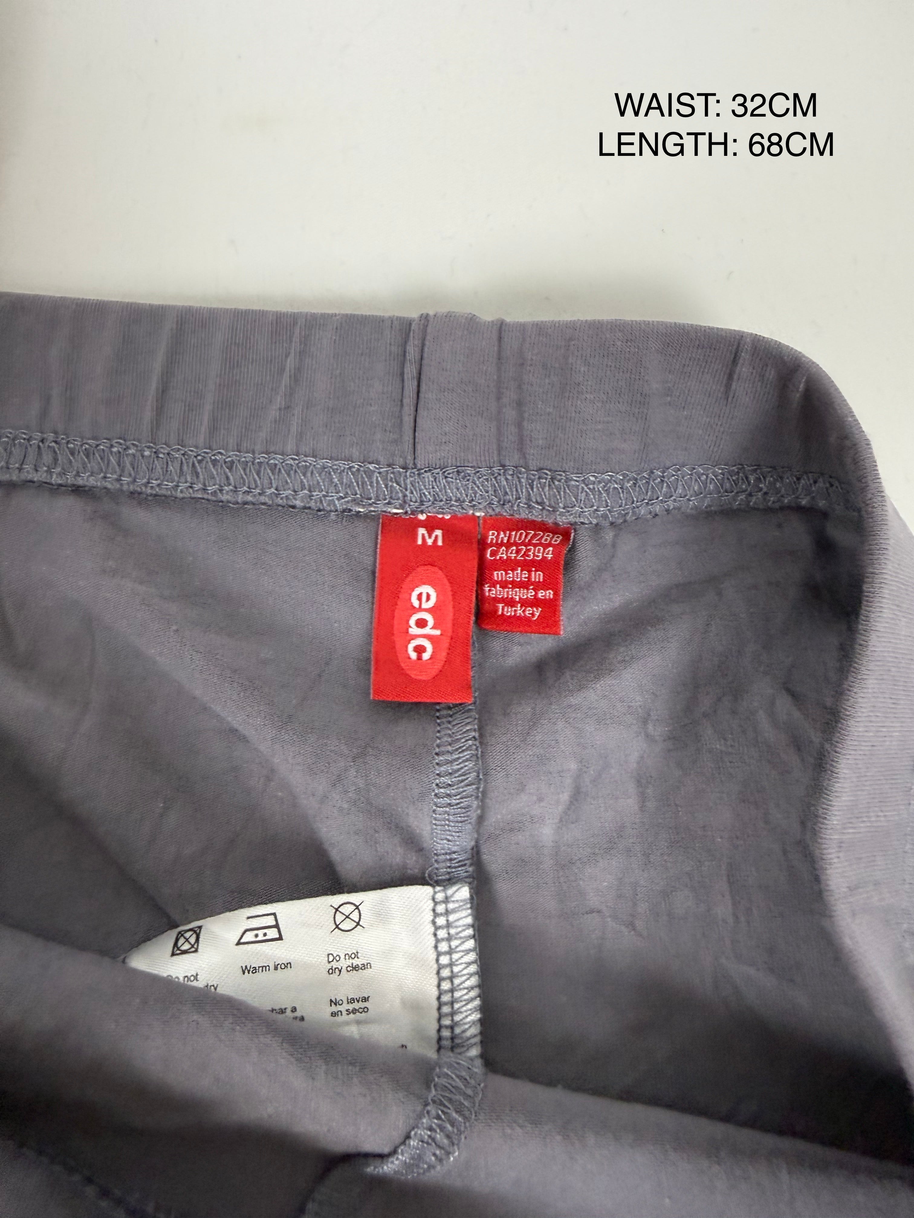 Grey ruched capri pants (M)