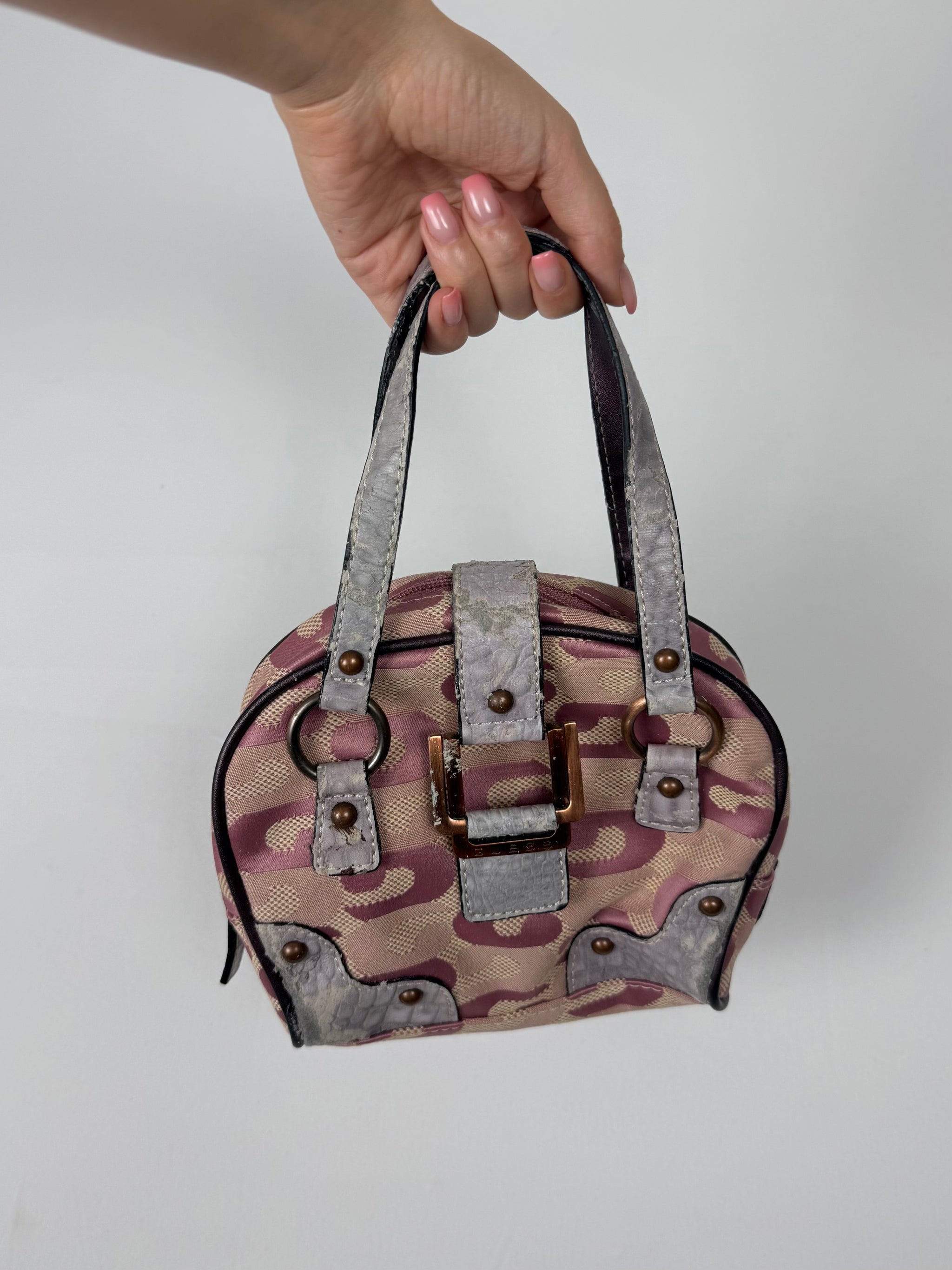 Pink graphic mini bag (16x15cm)
