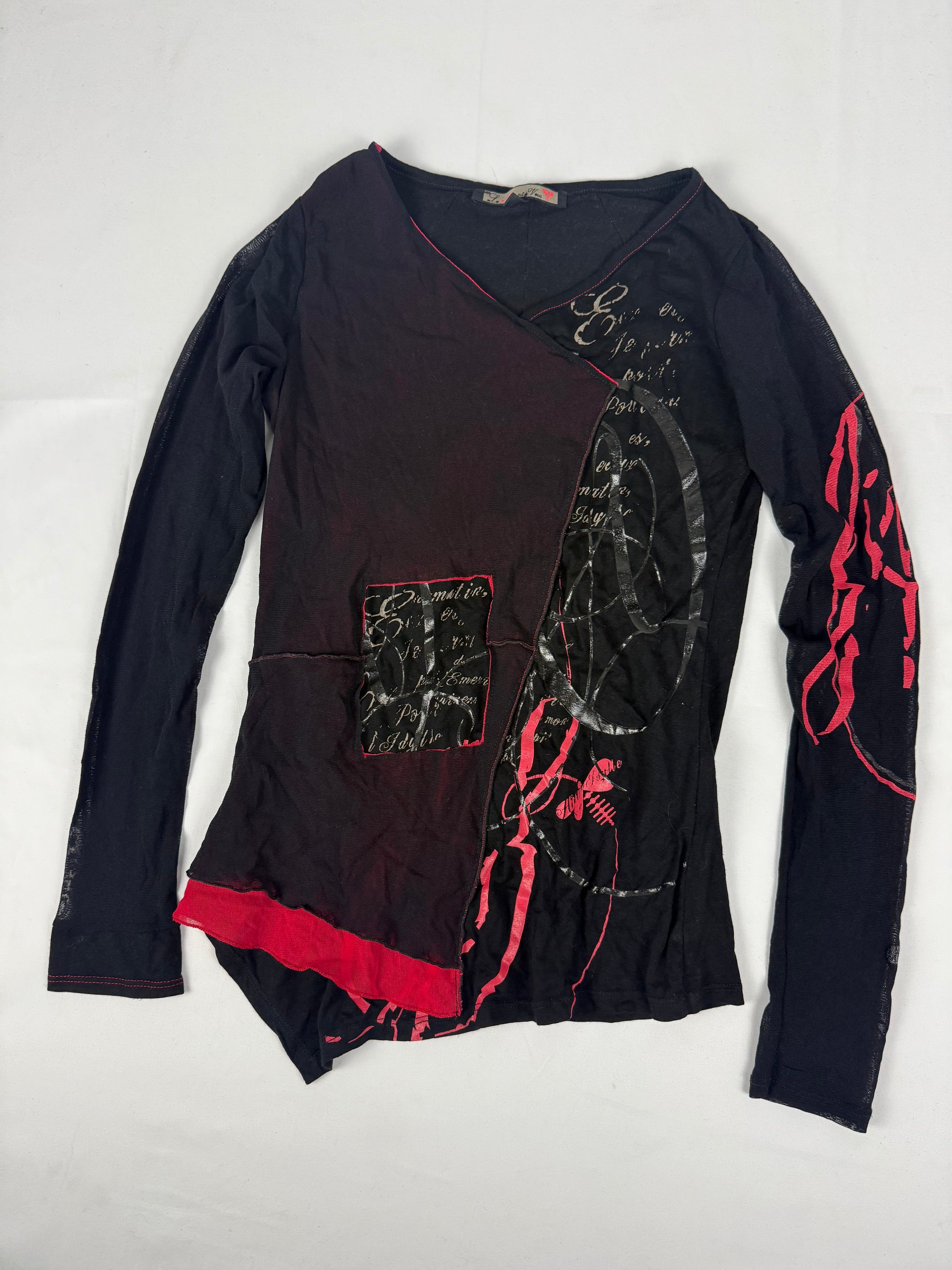Black & red asymmetric graphic long sleeves top (XS/S)