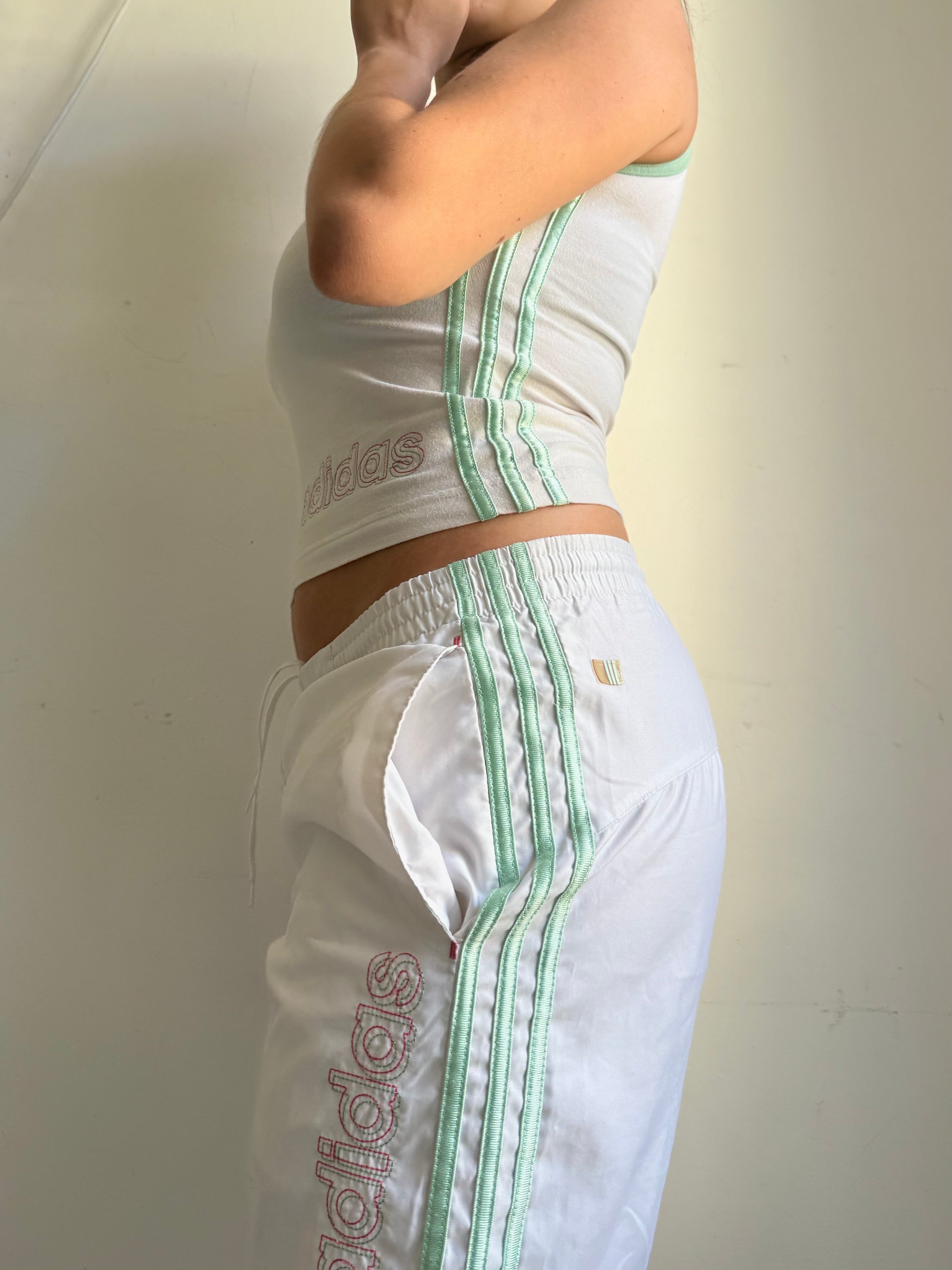 White cotton activewear top (XS)