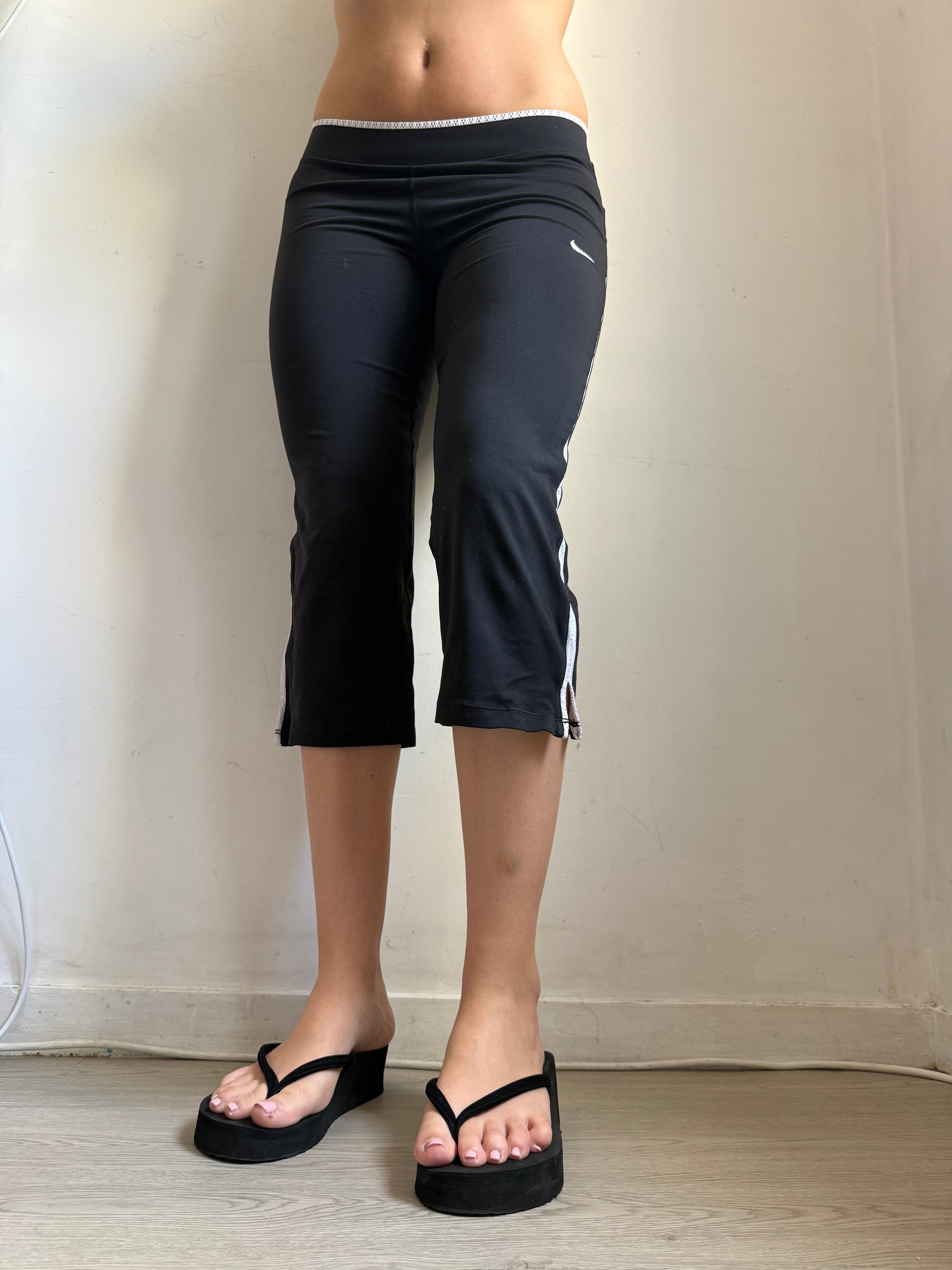 Black activewear capri pants (XS)