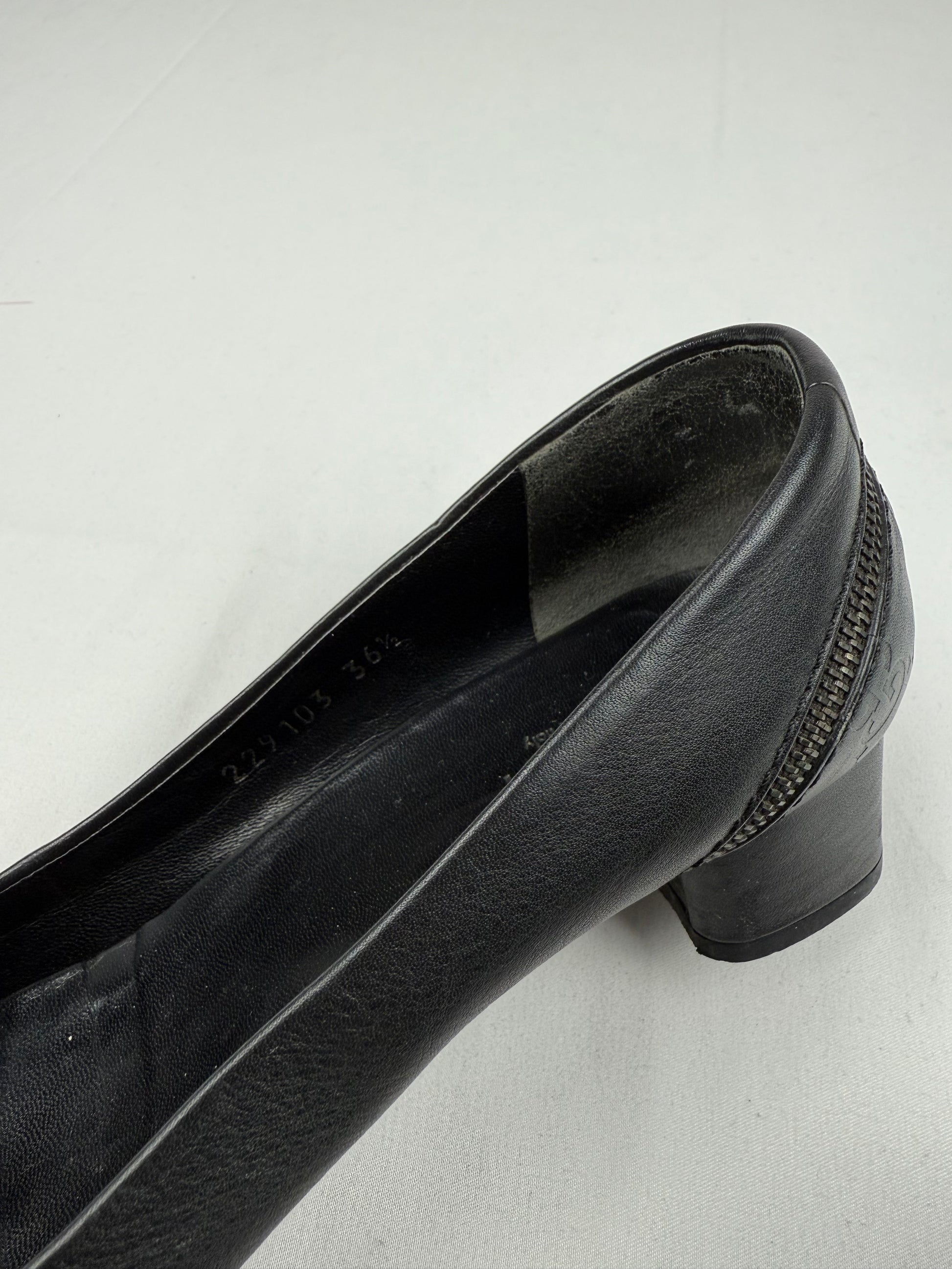 Black monogram ballet flat (36.5)