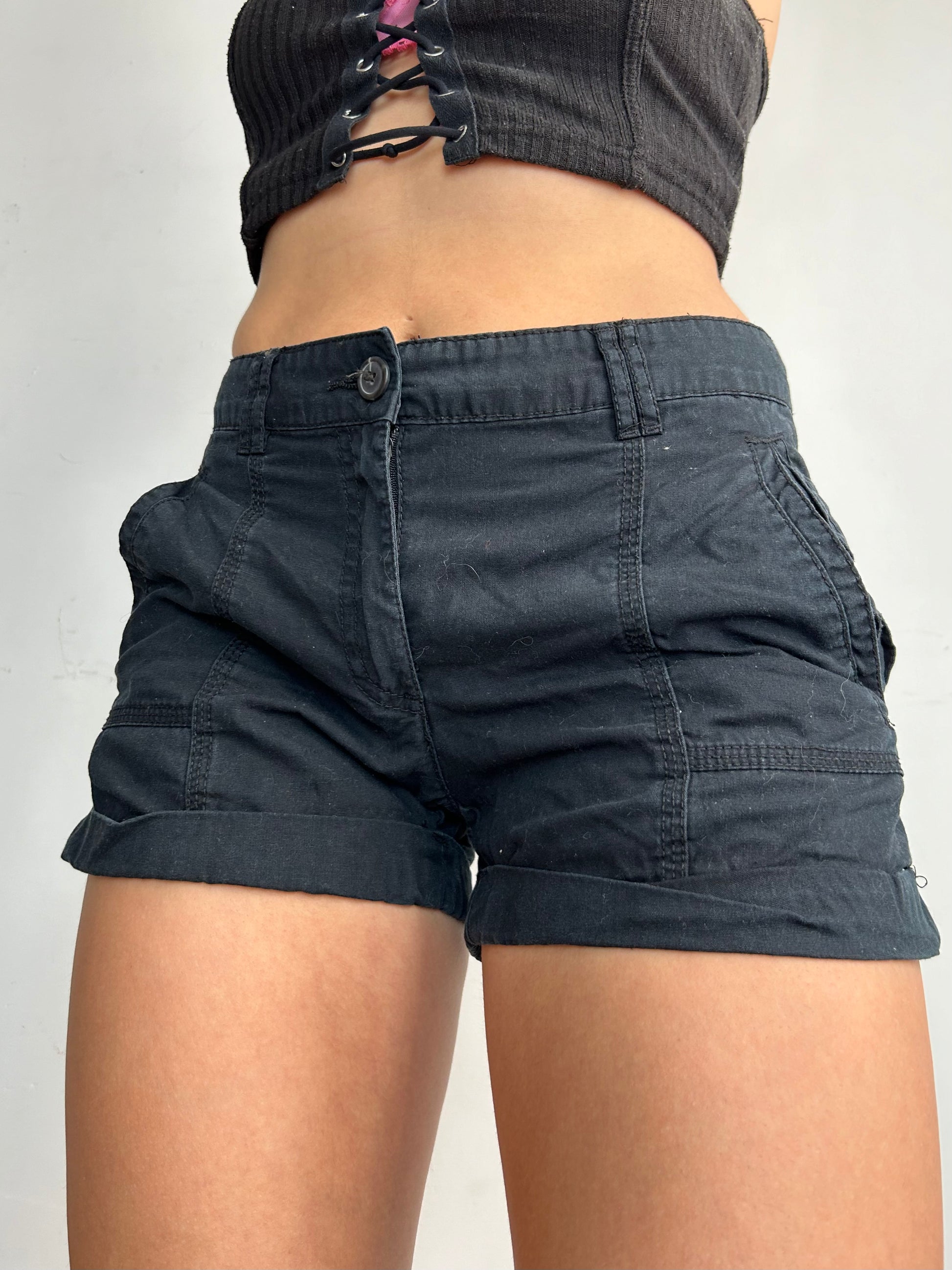 Black cotton mid  rise mini short (S)