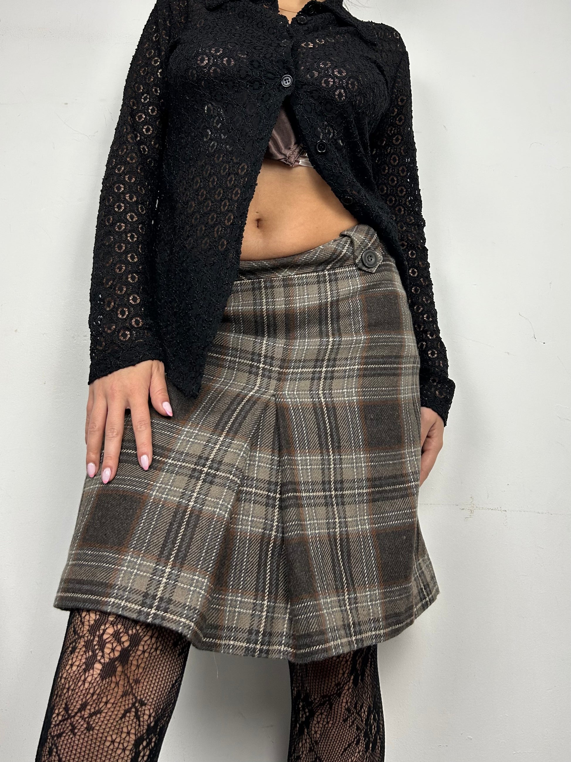 Brown check print y2k 90s vintage mini skirt (S/M)