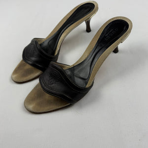 Beige real leather logo kitten heels mules (36)