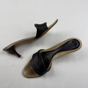 Beige real leather logo kitten heels mules (36)