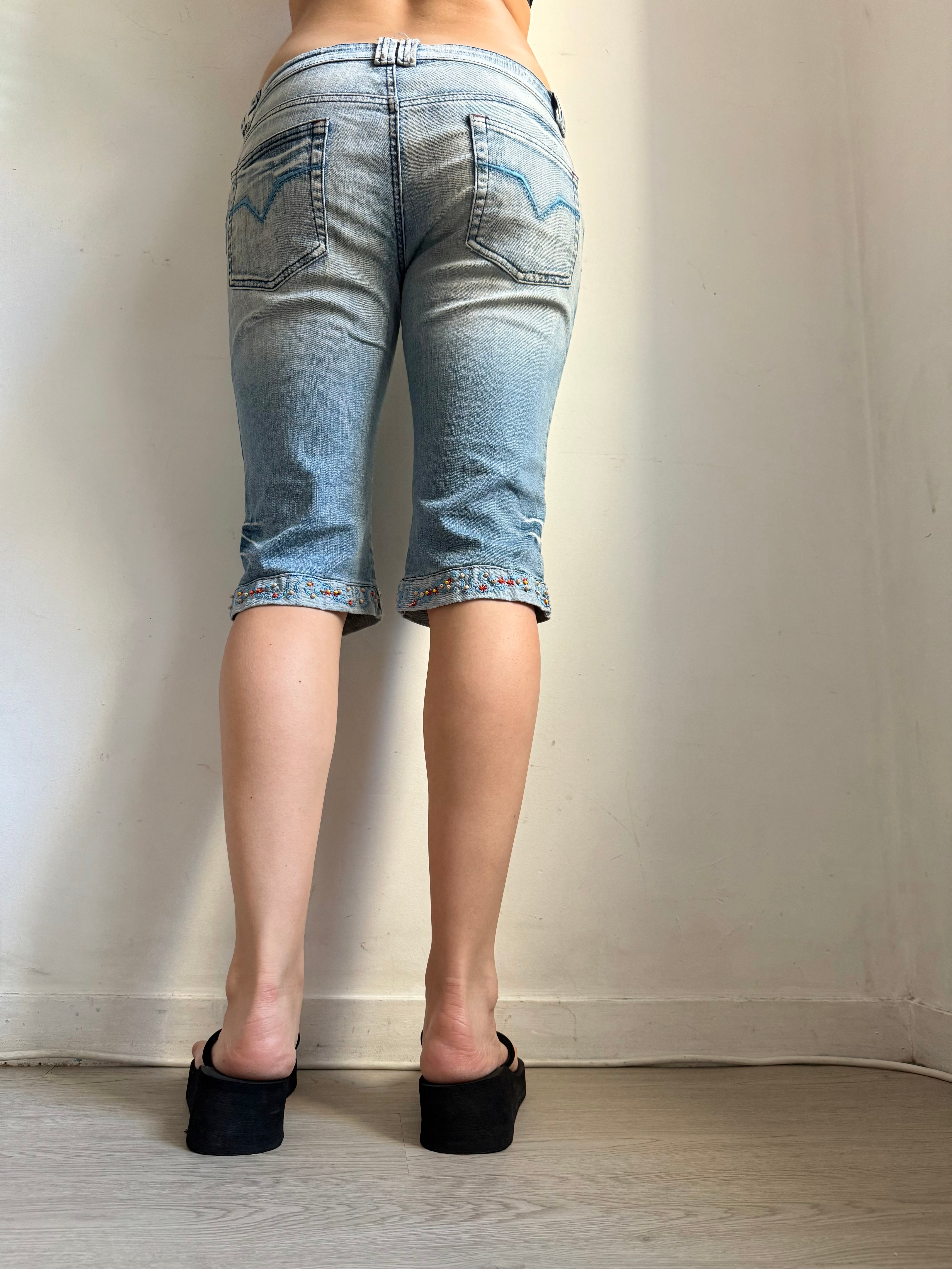 Blue denim capri pants (L)