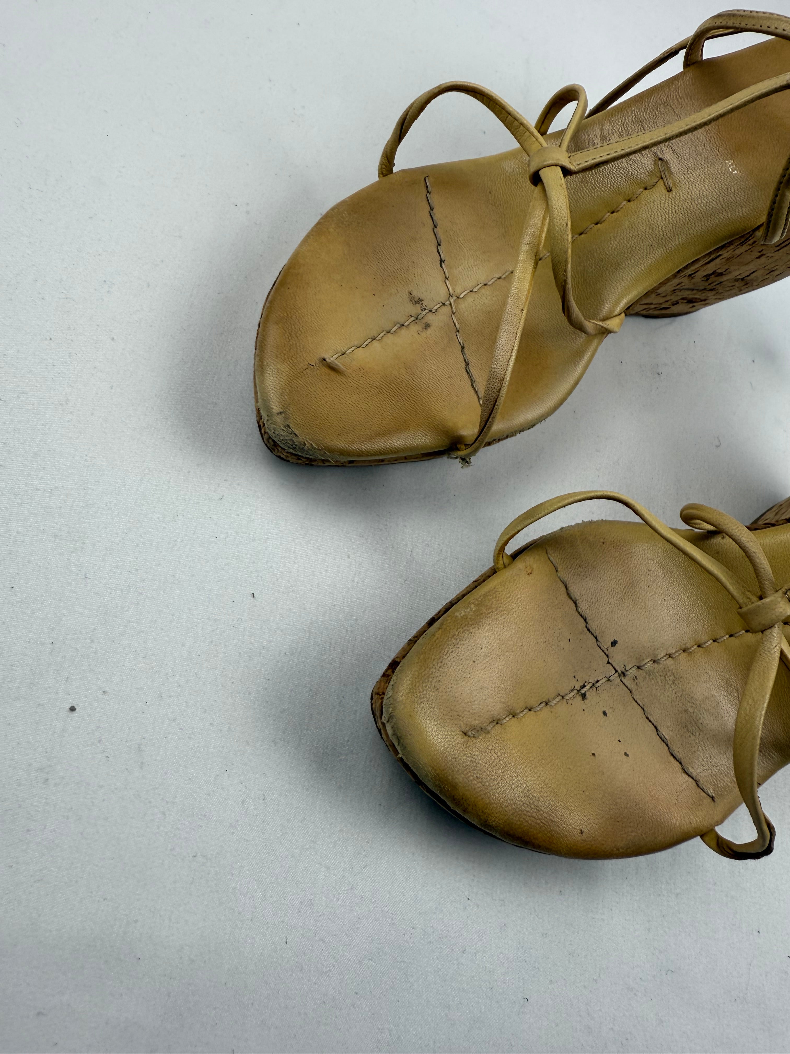 Beige real leather wedge heels (39.5)