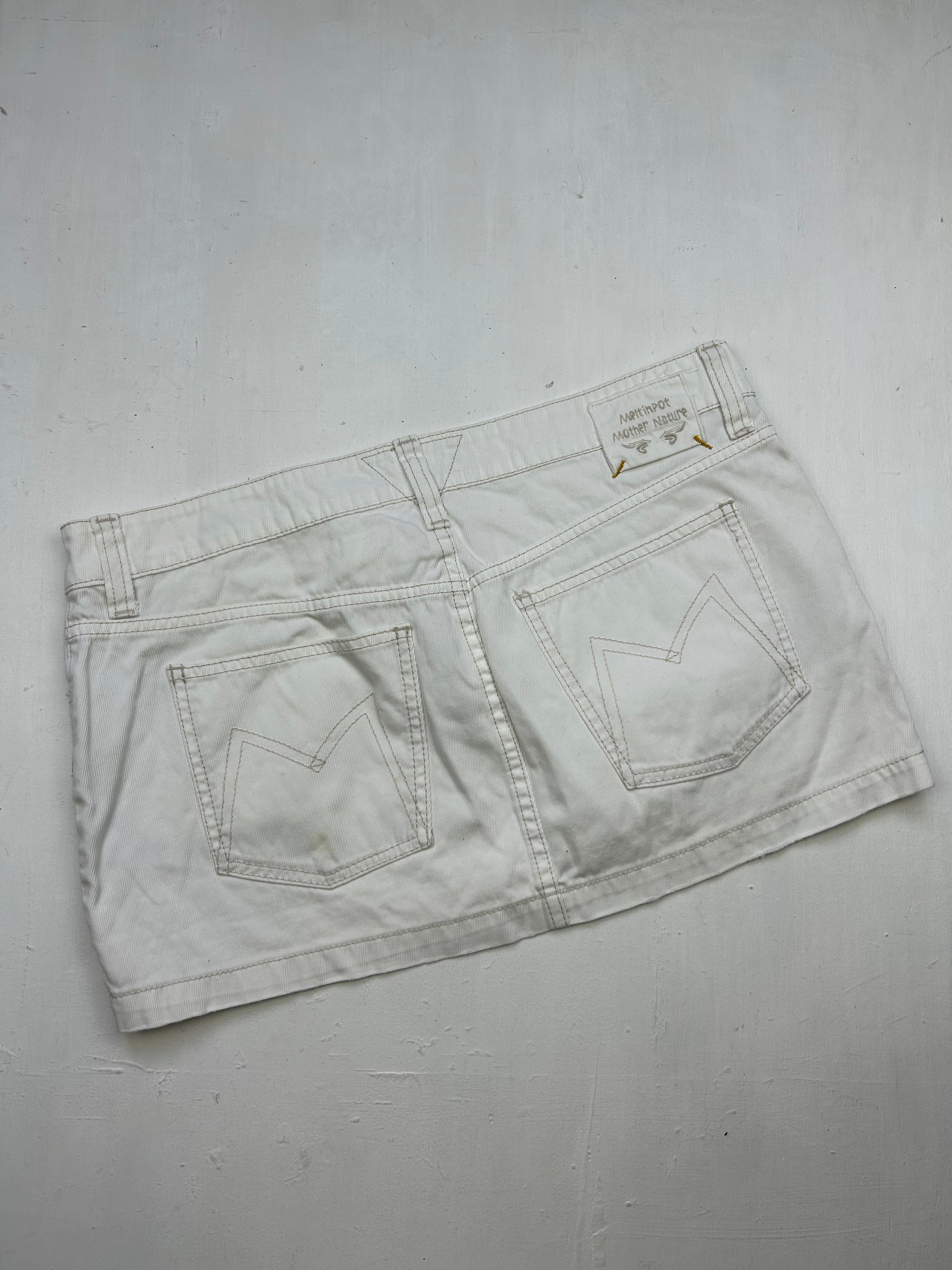 White denim low rise mini skirt (M)