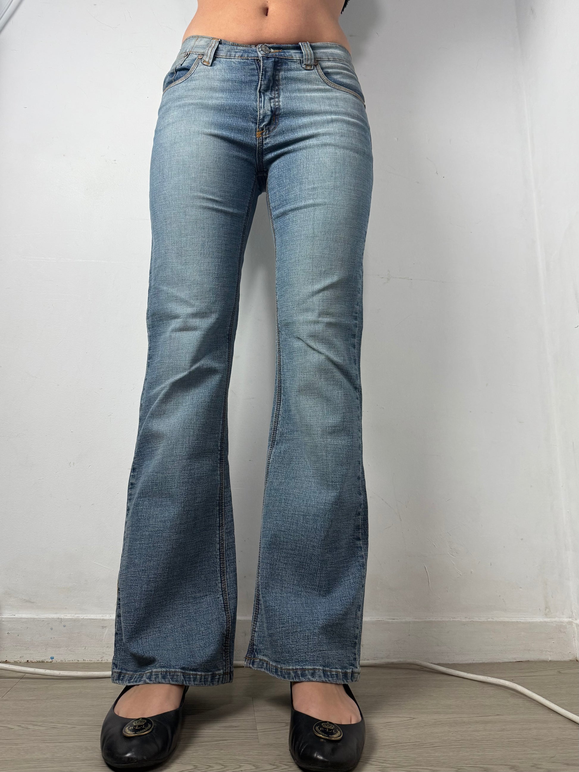 Blue denim low rise flare pants (S)