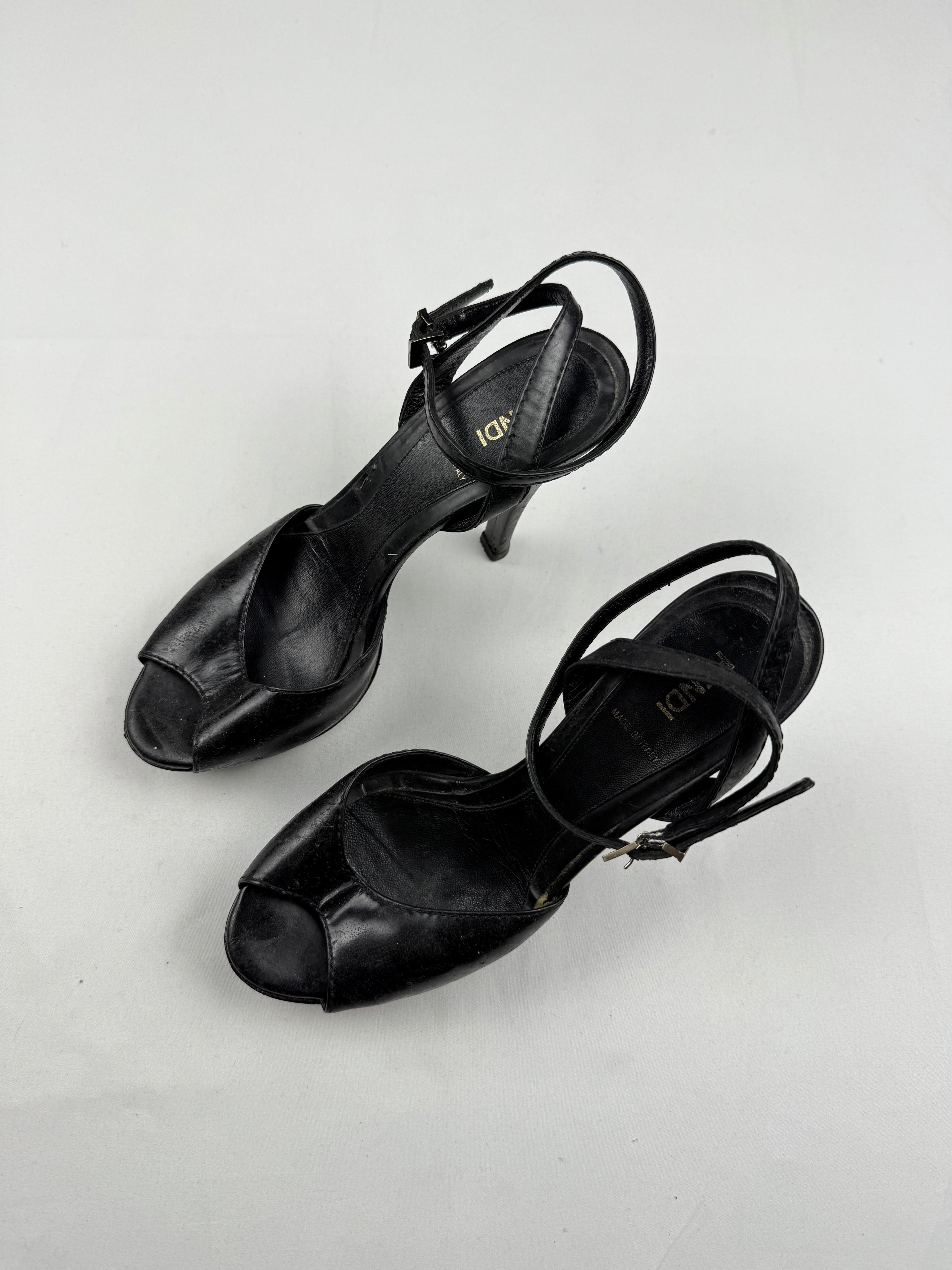 Black leather FF logo heels (37.5)