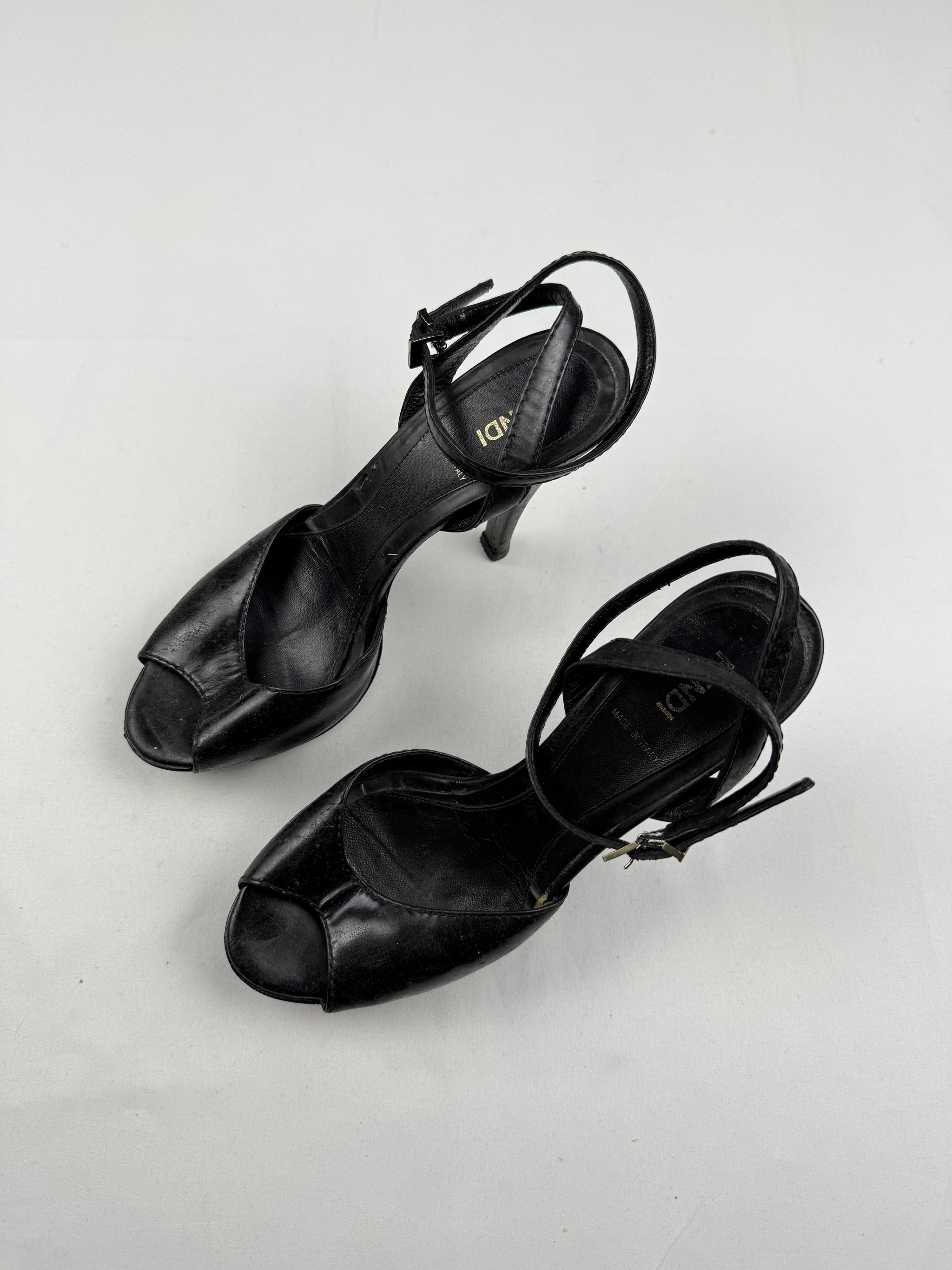 Black leather FF logo heels (37.5)