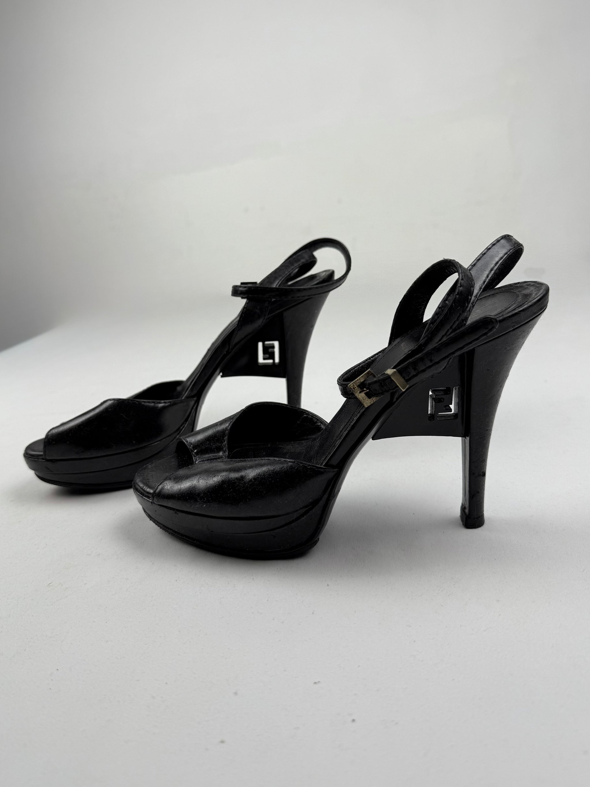 Black leather FF logo heels (37.5)