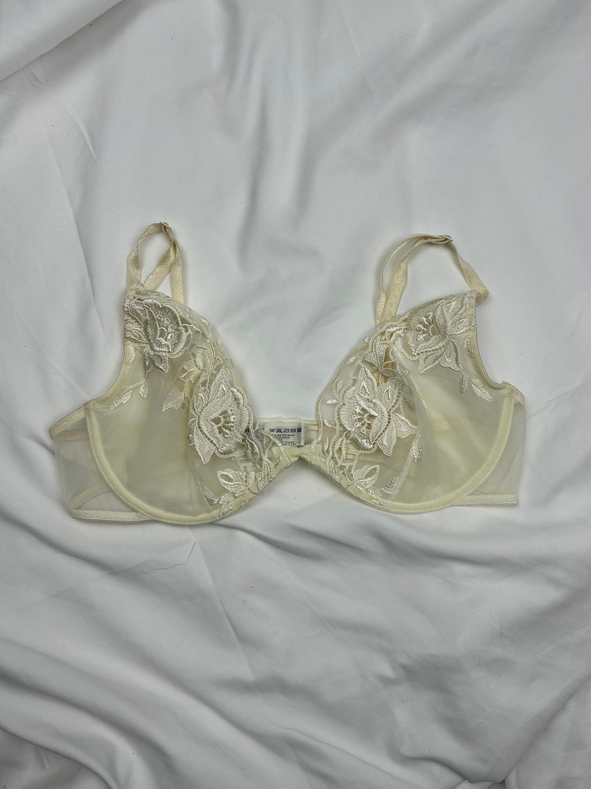 Cream mesh lace balcony vintage bra (95B)