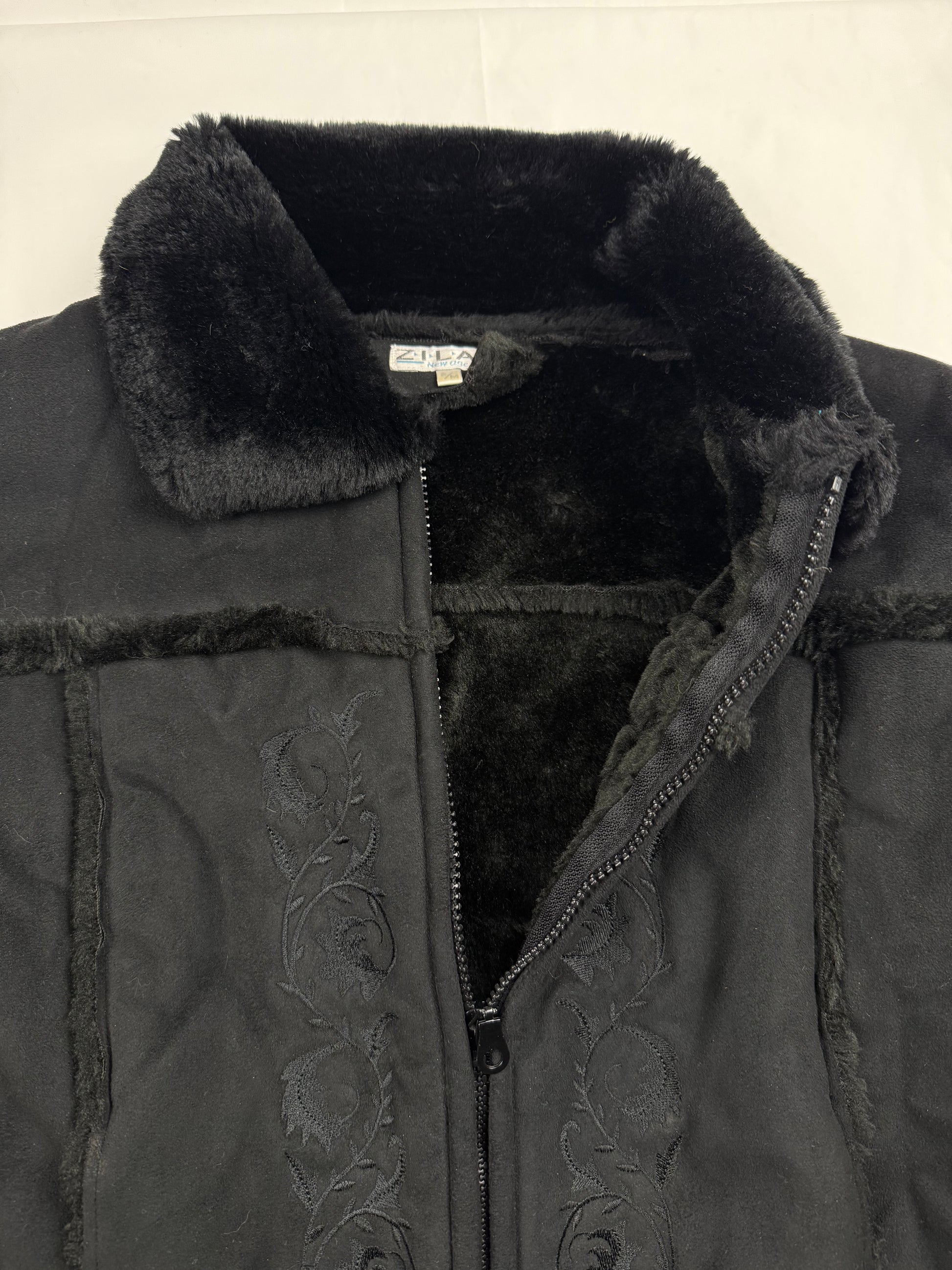 Black zip up embroidered suede inside faux fur jacket (XL)