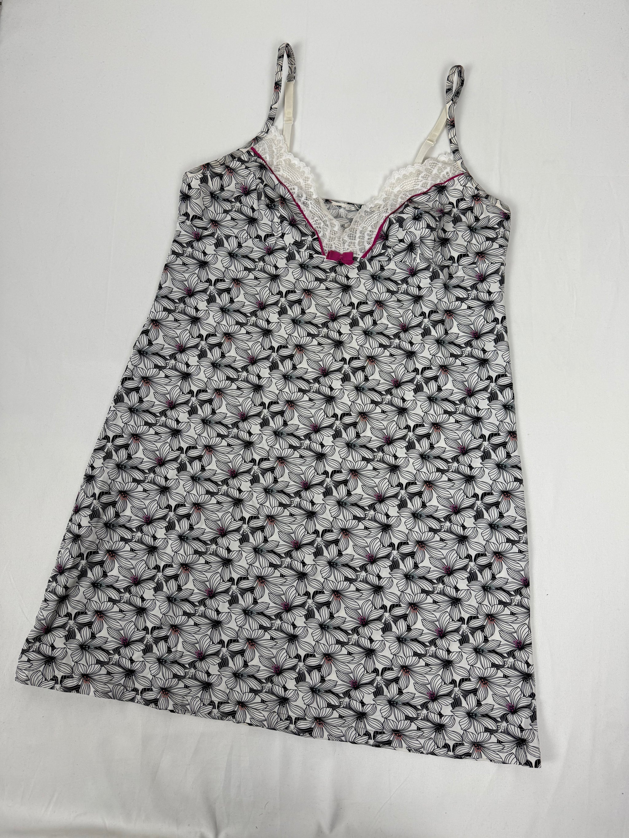 White graphic babydoll mini dress (XL)