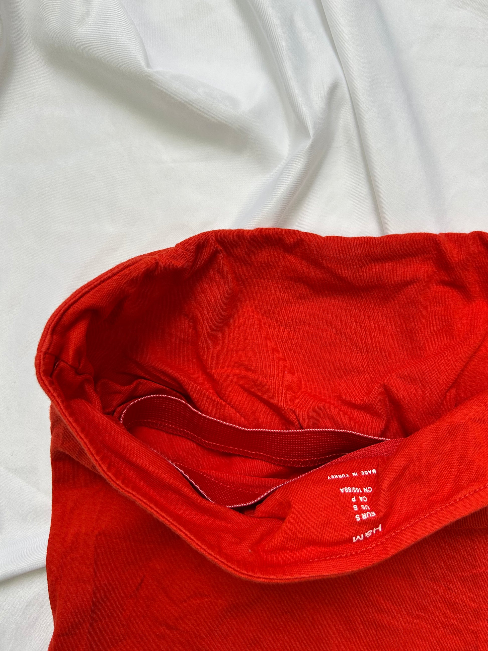 Red tube top with inside bra (S)