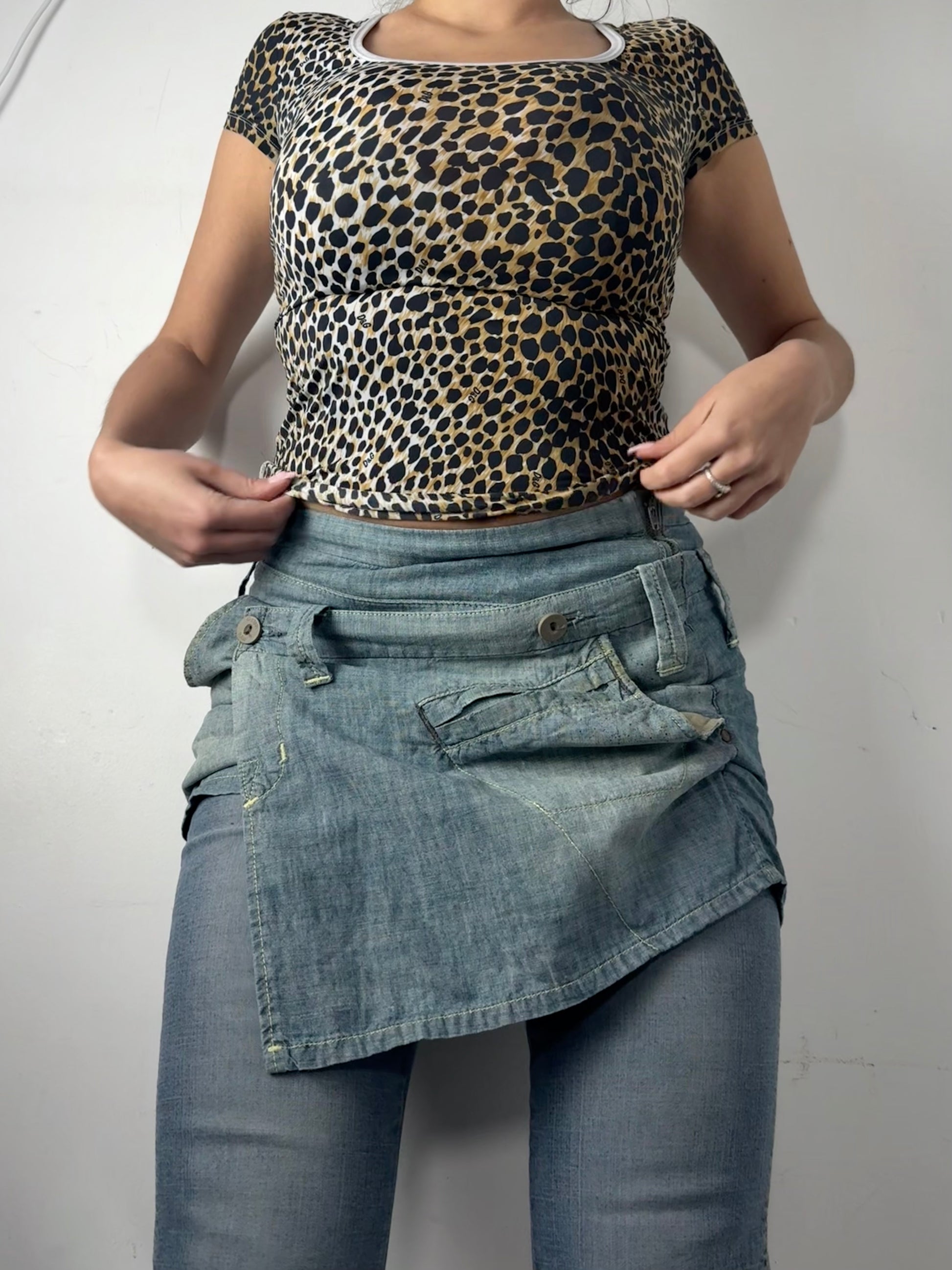 Blue denim low rise mini skirt (XS)