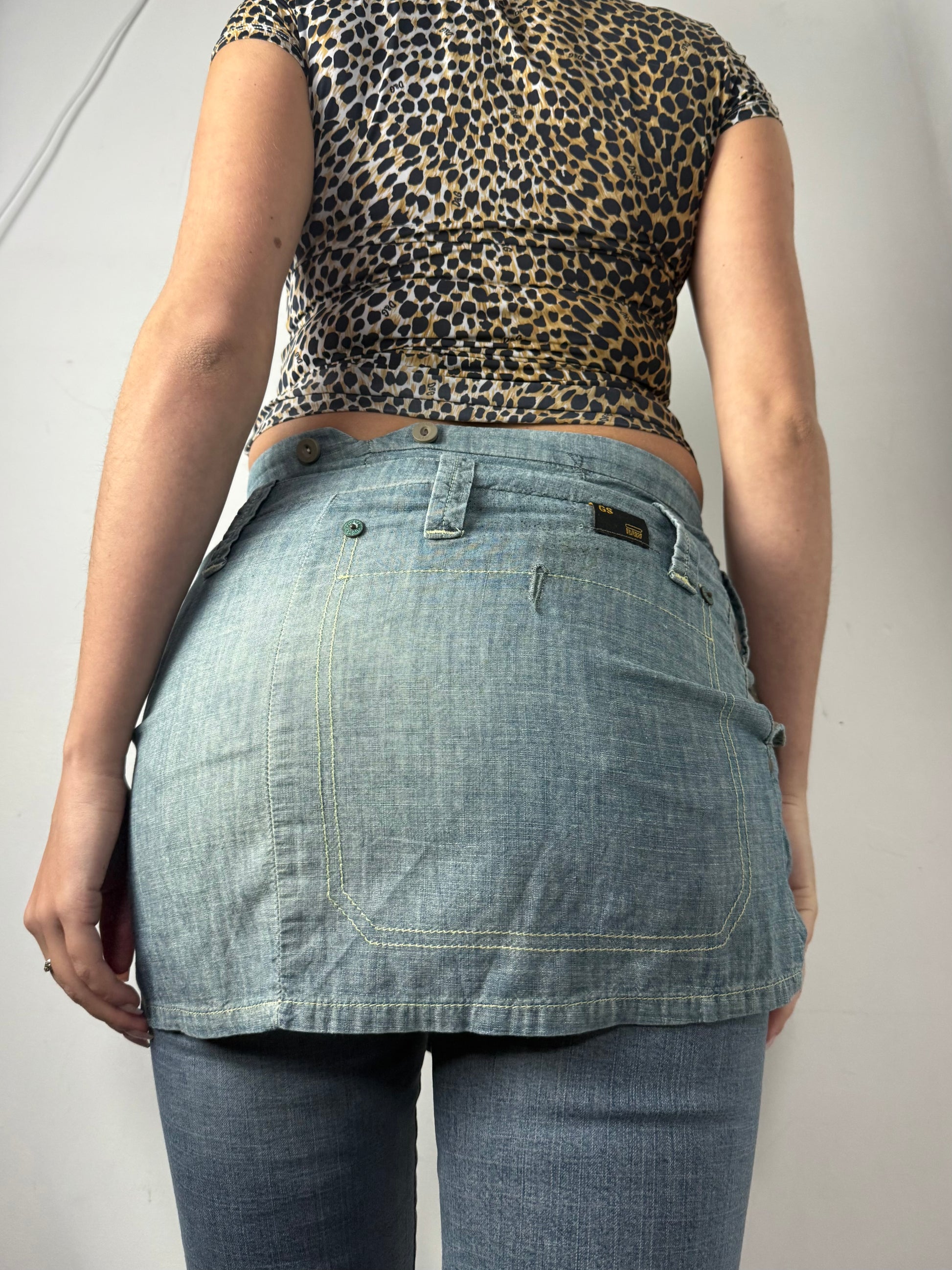 Blue denim low rise mini skirt (XS)