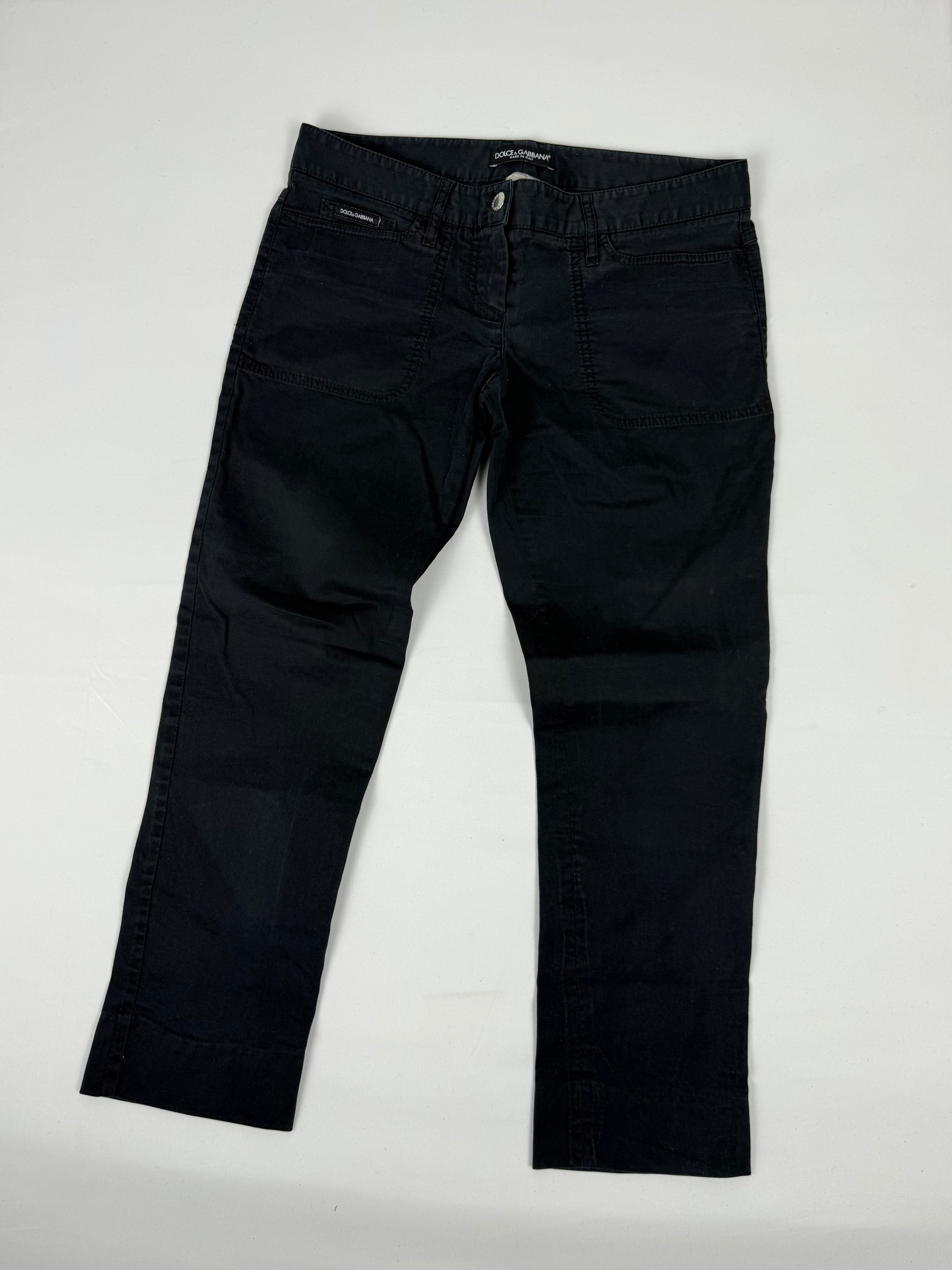 Black denim low rise capri pants (M)