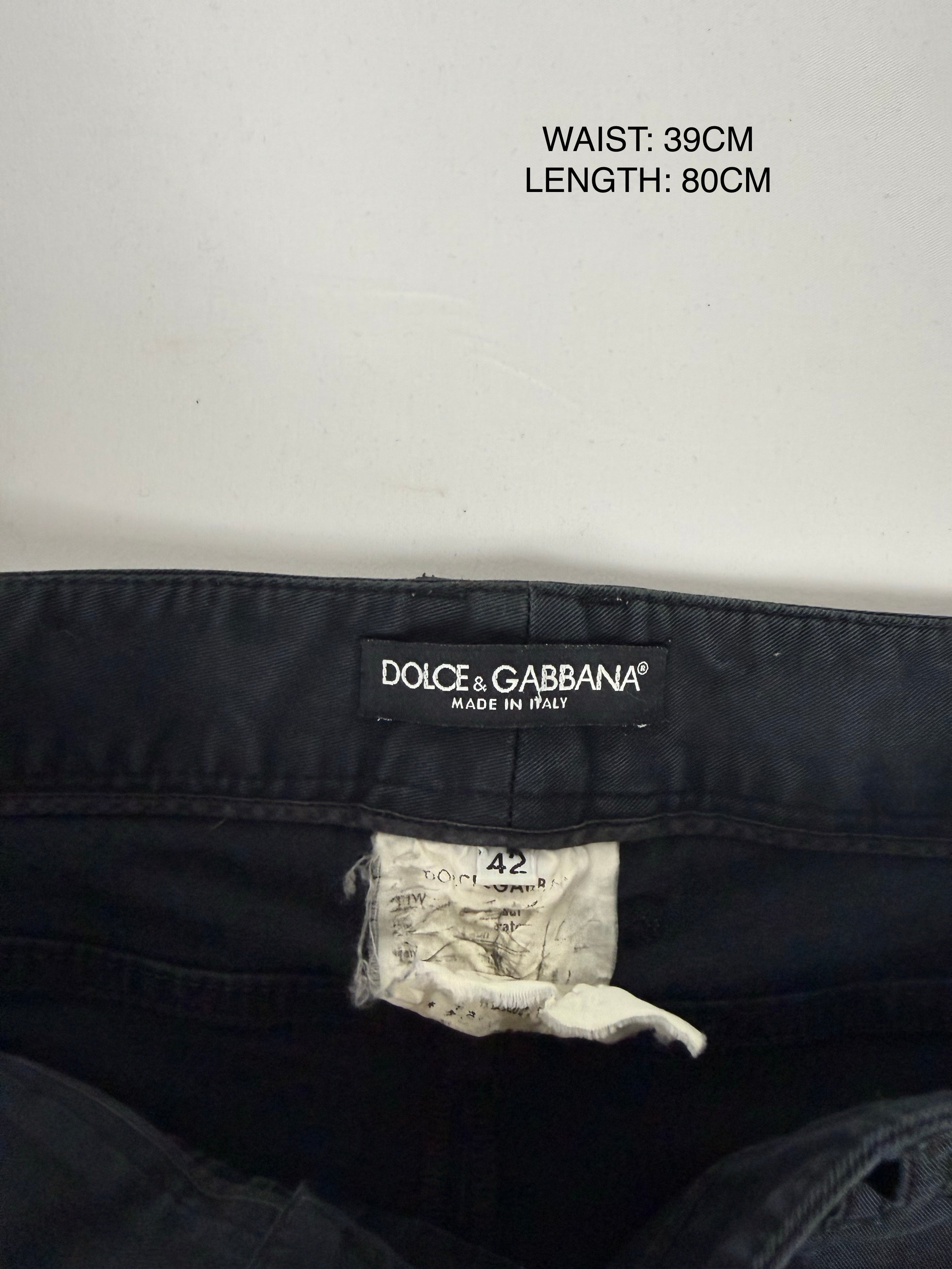 Black denim low rise capri pants (M)