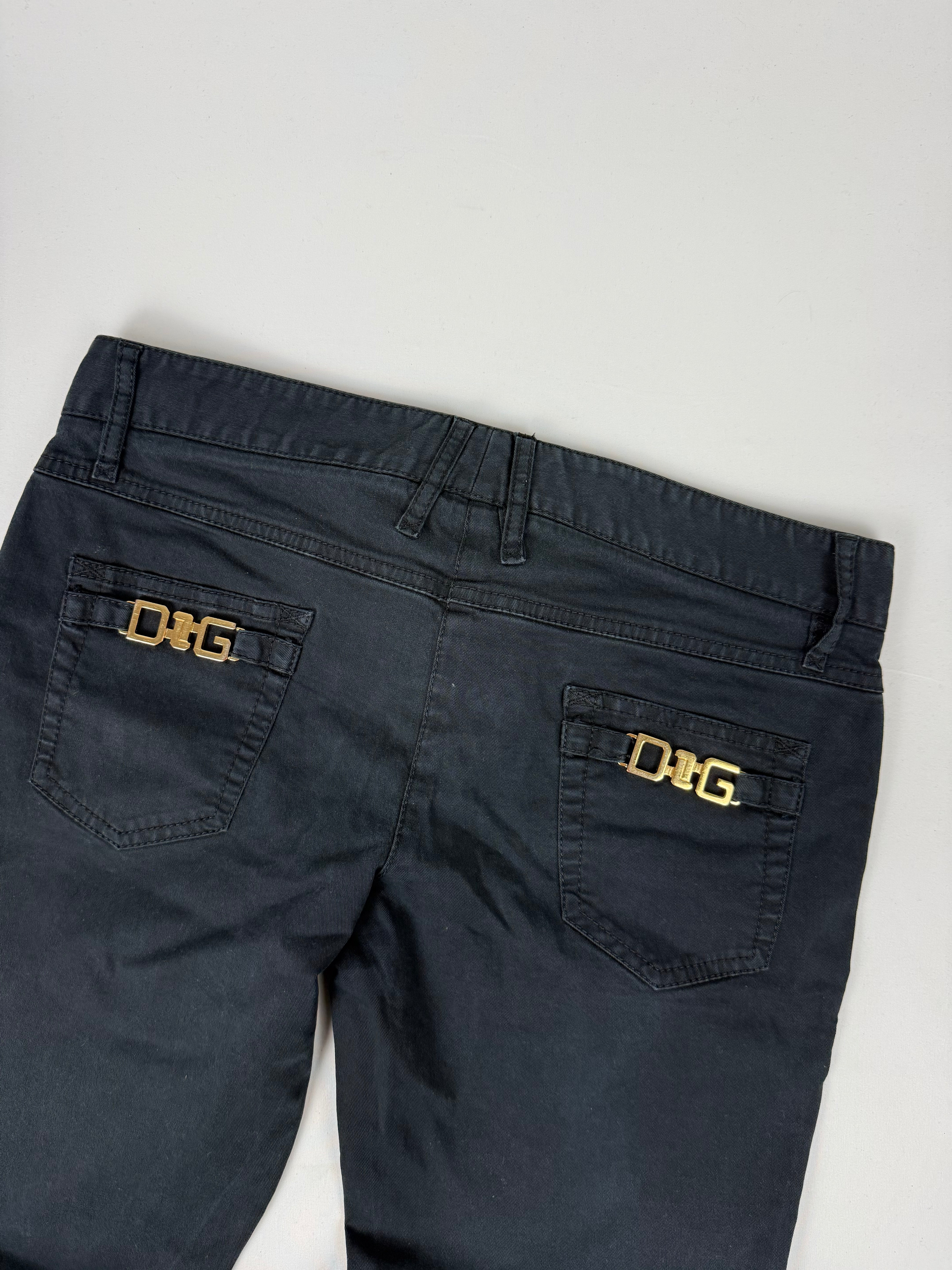 Black denim low rise capri pants (M)