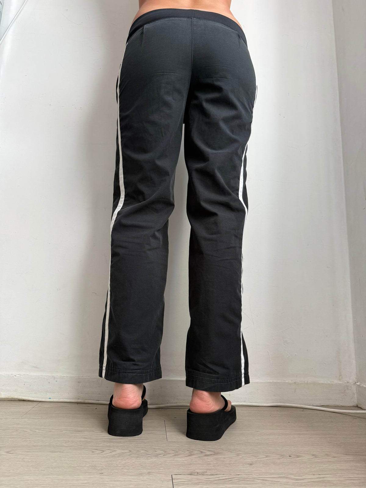 Black low rise joggers pants (XS)