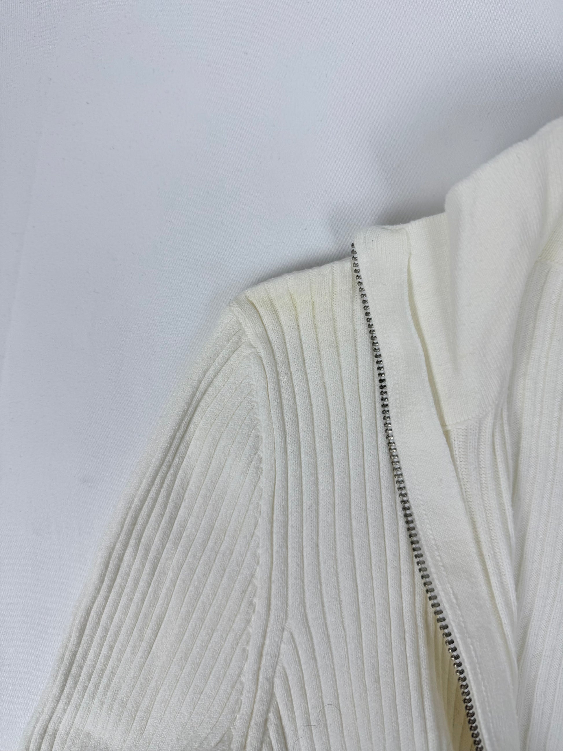 White ribbed zip up knitted jacket jumper (S/M)