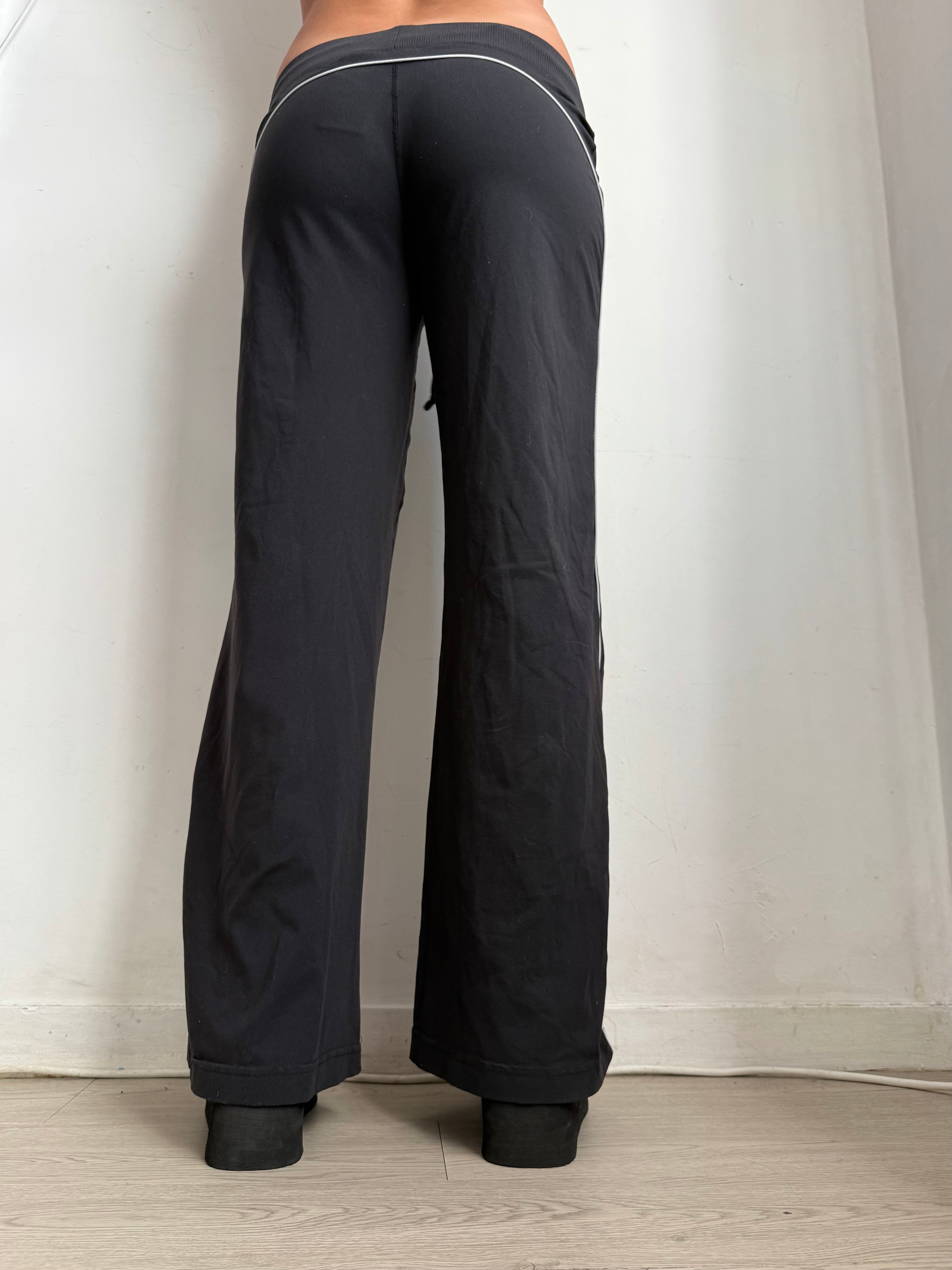 Black low rise joggers pants (L)