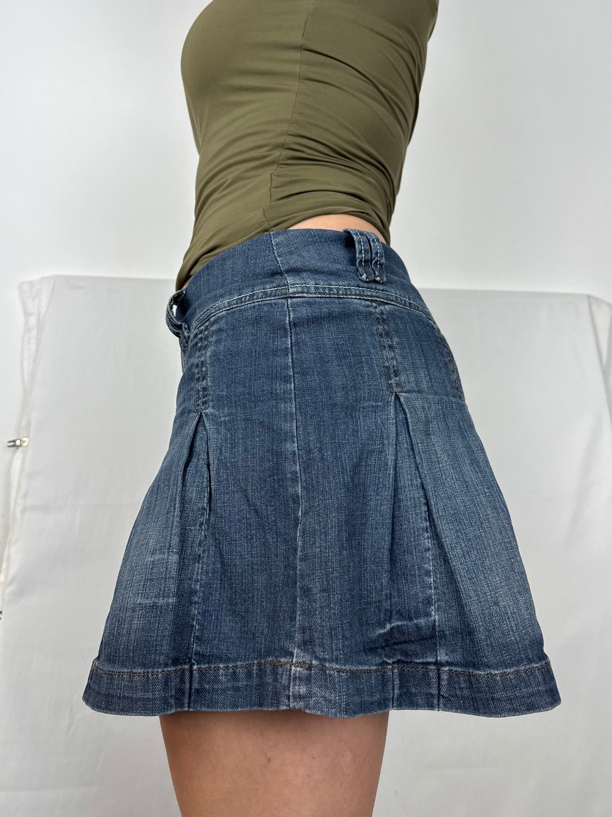 Navy denim pleated mini skirt (S)