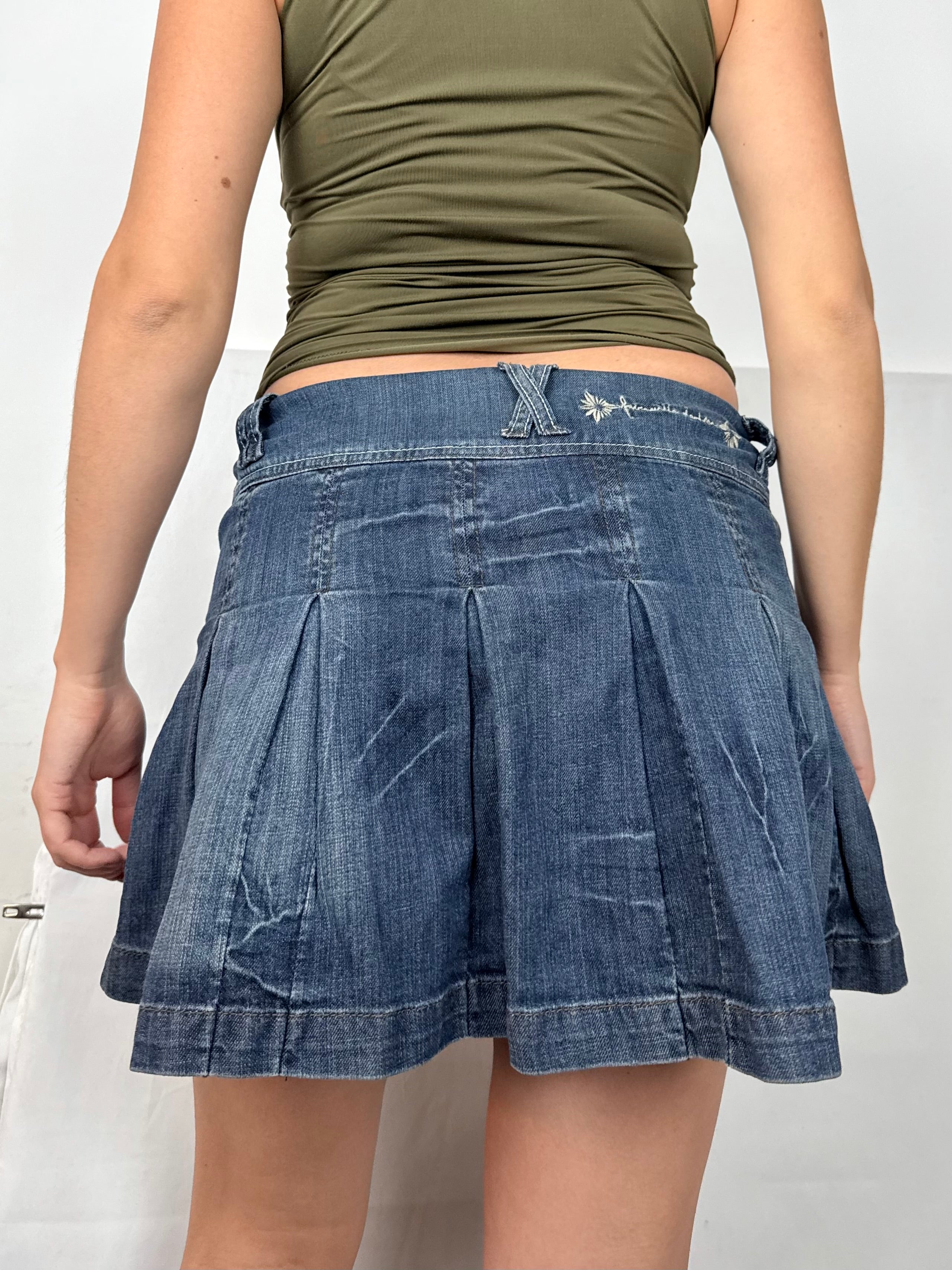 Navy denim pleated mini skirt (S)