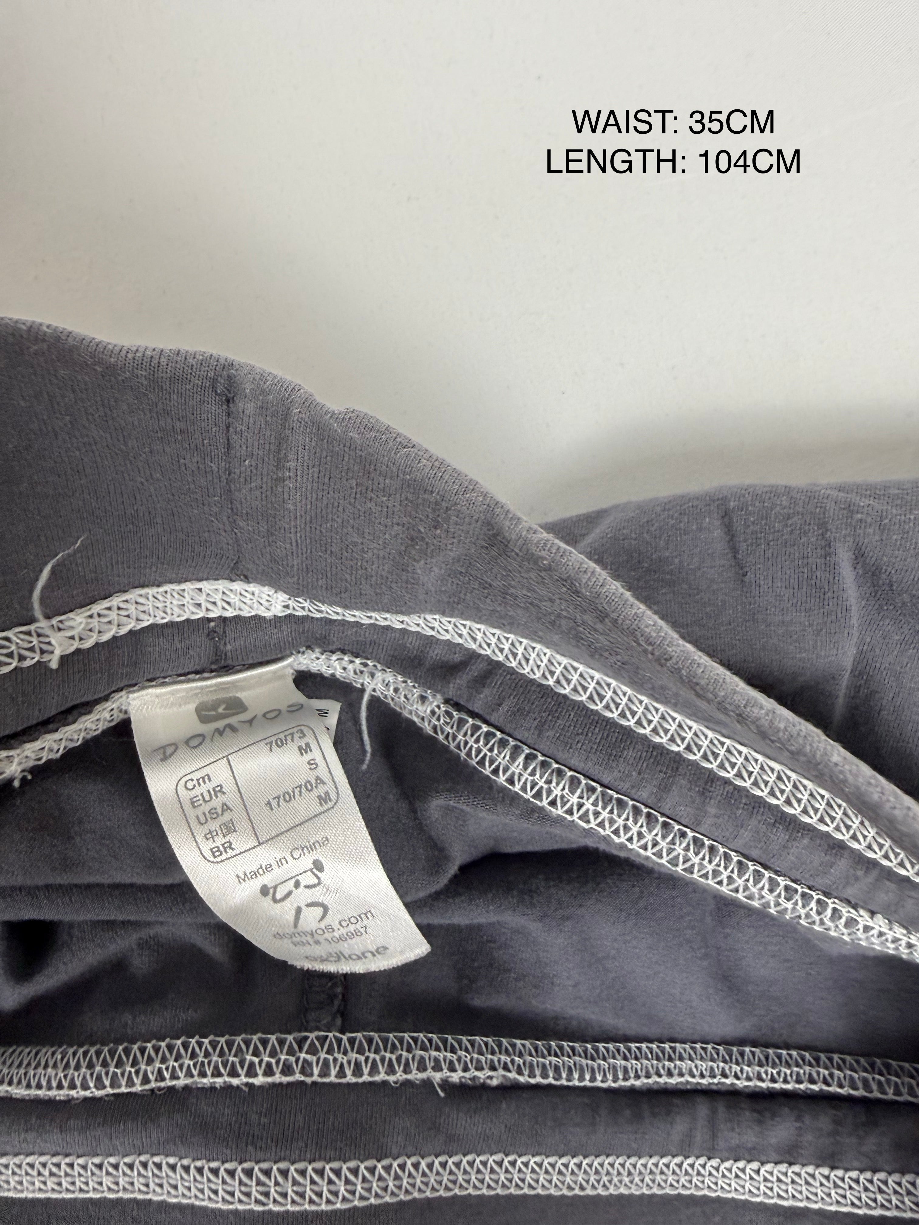 Grey low rise activewear flare pants (M)