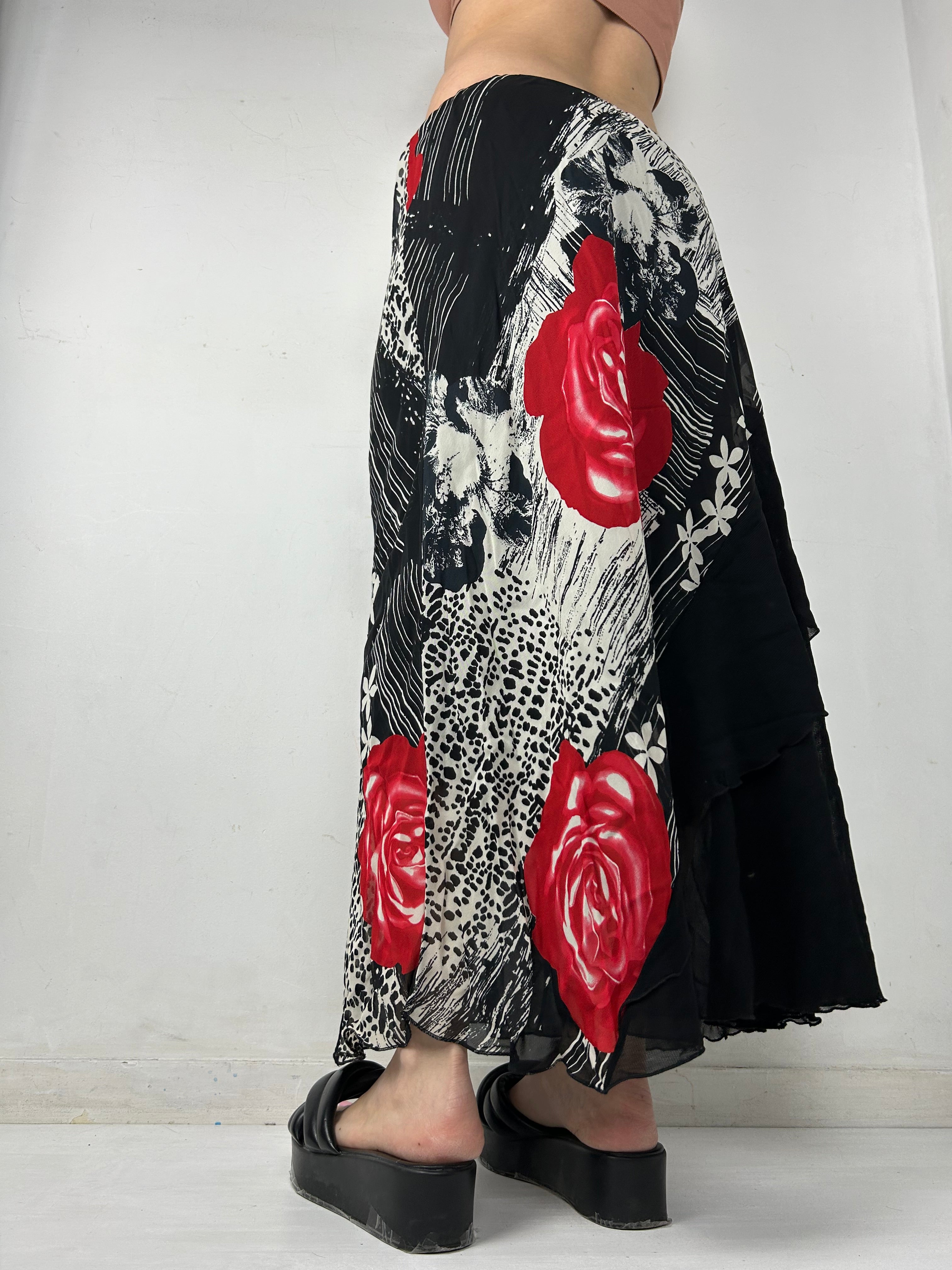 Black mesh lined floral maxi skirt (M)