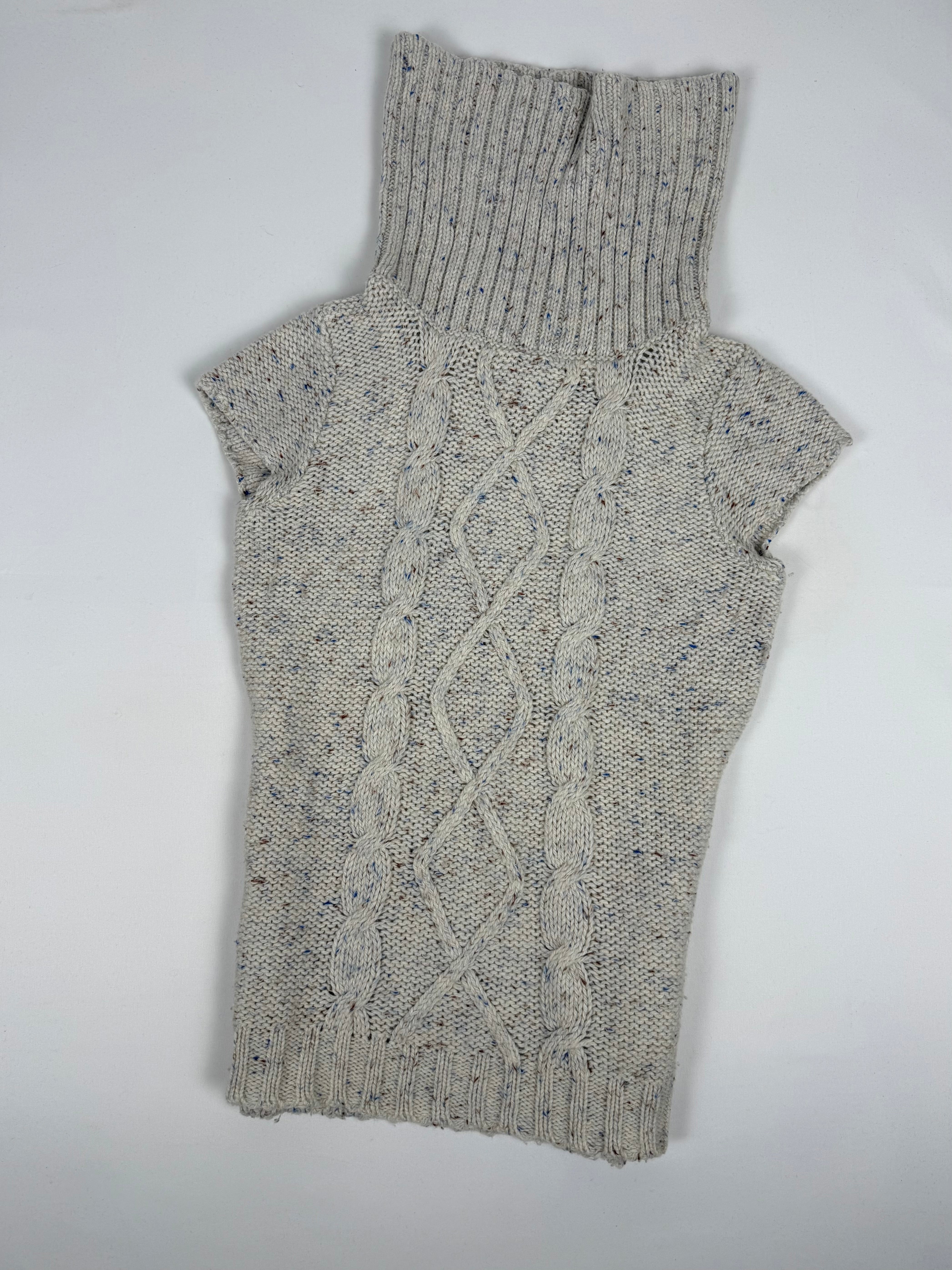Grey turtleneck sleeveless jumper (M)