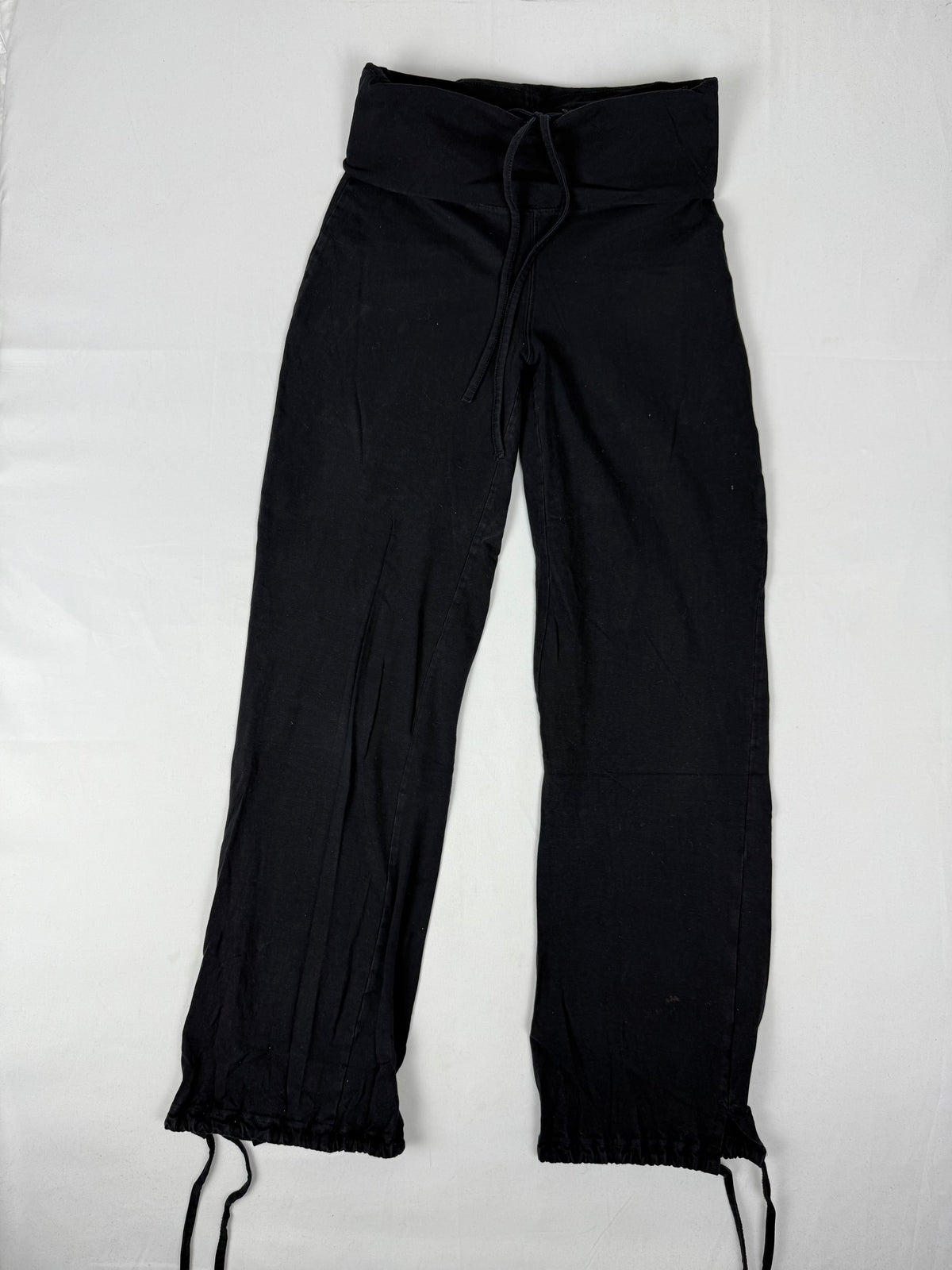 Black ultra low rise activewear pants (S)
