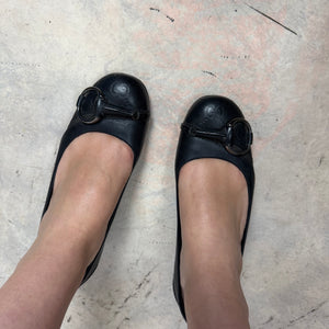 Black monogram ballet flat (36.5)